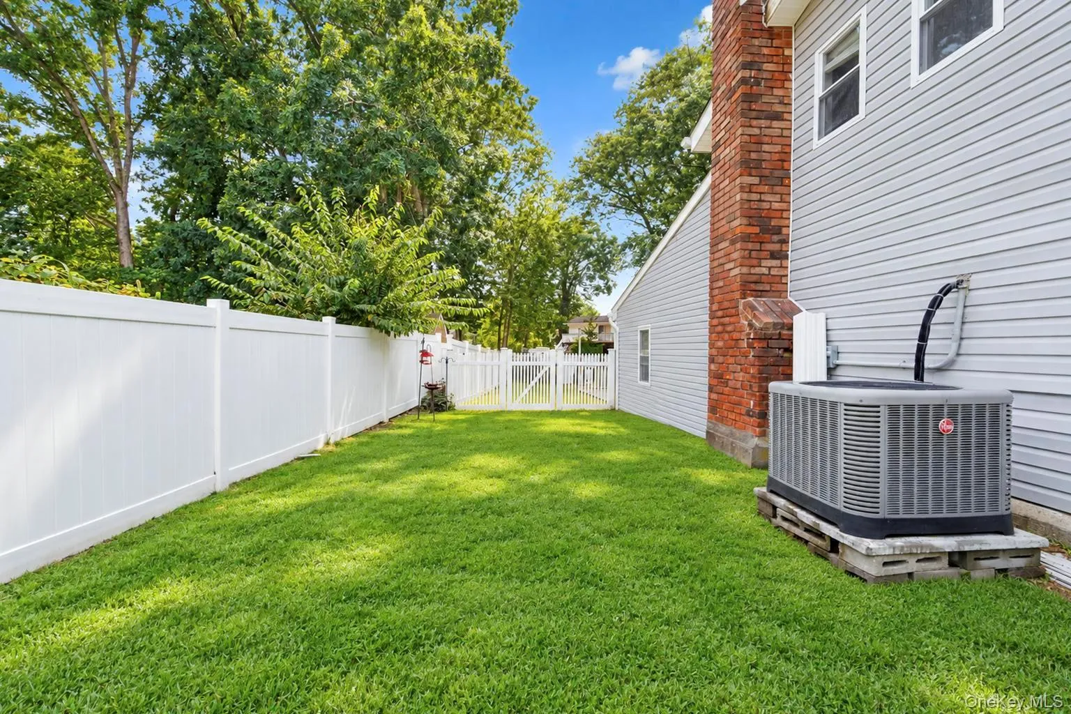 4 Bud Court, Brookhaven, NY, 5 Bedrooms Bedrooms, 8 Rooms Rooms,2 BathroomsBathrooms,Residential,For Rent,Bud,0,1053928 4 Bud Court, Brookhaven, NY, 5 Bedrooms Bedrooms, 8 Rooms Rooms,2 BathroomsBathrooms,Residential,For Rent,Bud,0,1053928