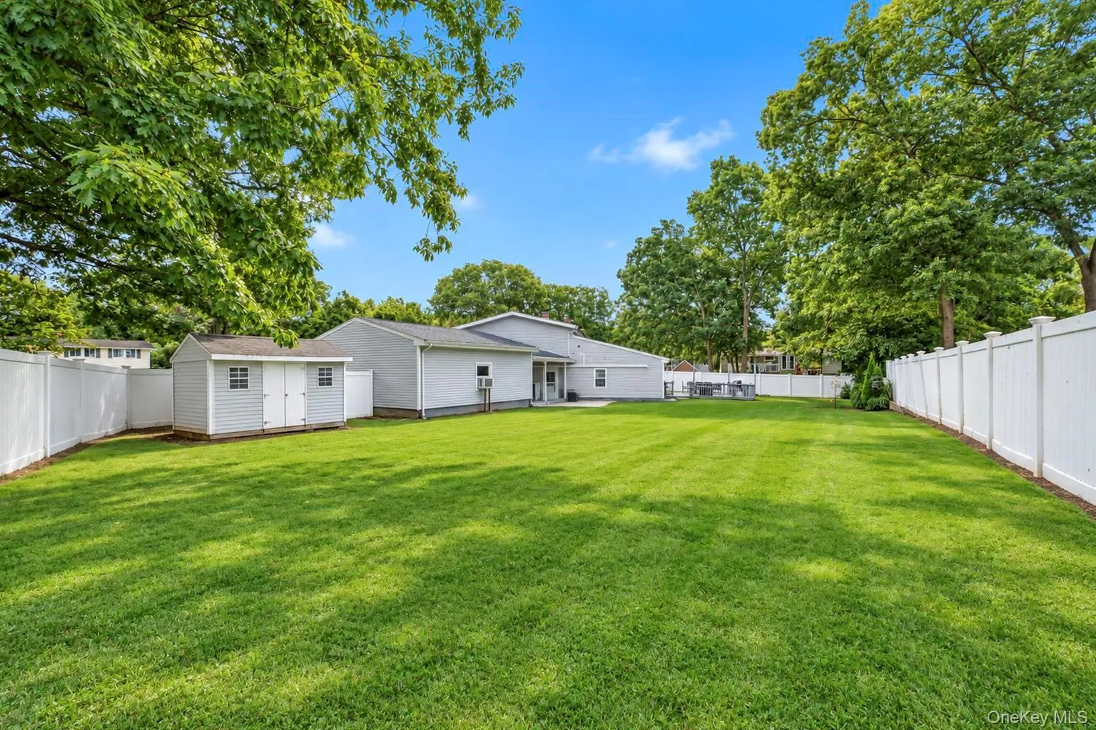 4 Bud Court, Brookhaven, NY, 5 Bedrooms Bedrooms, 8 Rooms Rooms,2 BathroomsBathrooms,Residential,For Rent,Bud,0,1053928 4 Bud Court, Brookhaven, NY, 5 Bedrooms Bedrooms, 8 Rooms Rooms,2 BathroomsBathrooms,Residential,For Rent,Bud,0,1053928