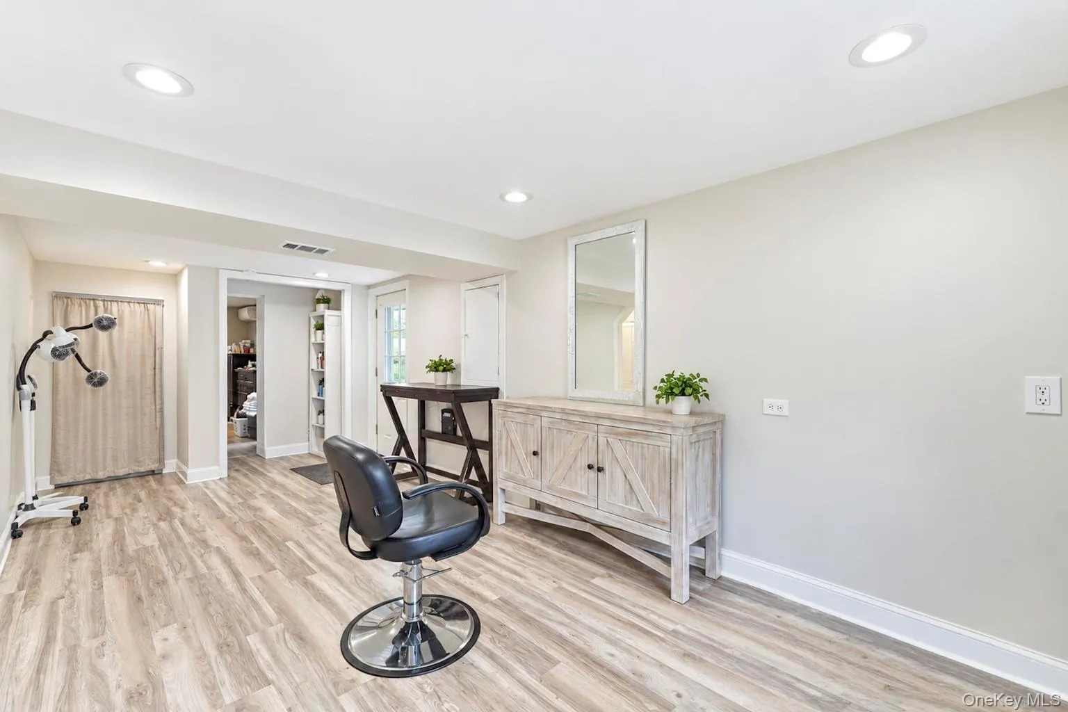 4 Bud Court, Brookhaven, NY, 5 Bedrooms Bedrooms, 8 Rooms Rooms,2 BathroomsBathrooms,Residential,For Rent,Bud,0,1053928 4 Bud Court, Brookhaven, NY, 5 Bedrooms Bedrooms, 8 Rooms Rooms,2 BathroomsBathrooms,Residential,For Rent,Bud,0,1053928