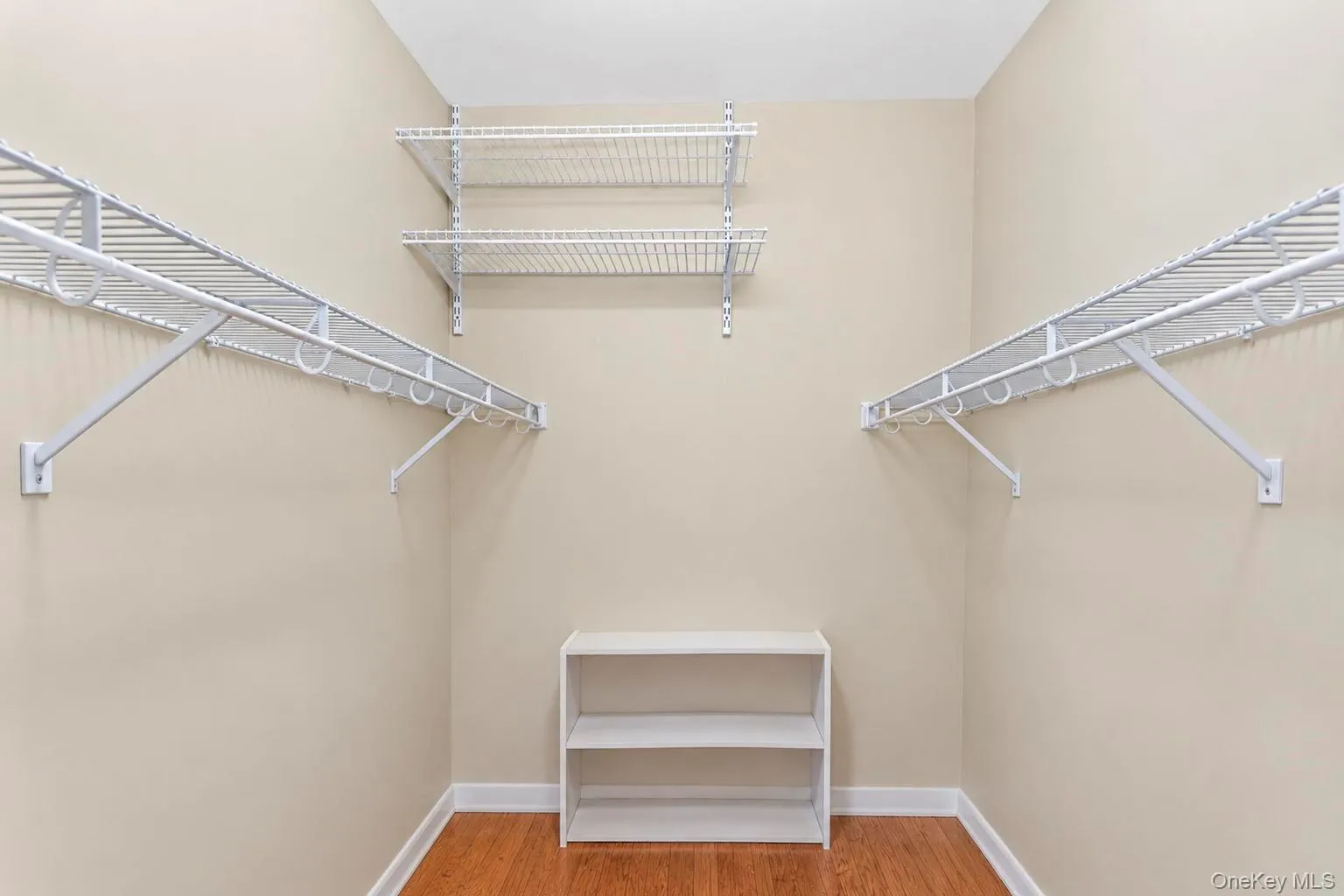 4 Bud Court, Brookhaven, NY, 5 Bedrooms Bedrooms, 8 Rooms Rooms,2 BathroomsBathrooms,Residential,For Rent,Bud,0,1053928 4 Bud Court, Brookhaven, NY, 5 Bedrooms Bedrooms, 8 Rooms Rooms,2 BathroomsBathrooms,Residential,For Rent,Bud,0,1053928