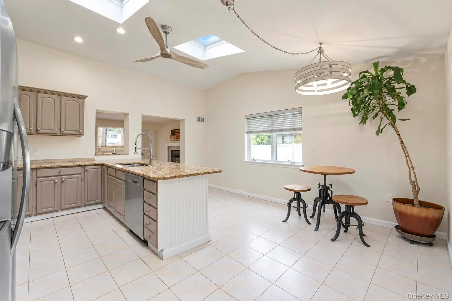 4 Bud Court, Brookhaven, NY, 5 Bedrooms Bedrooms, 8 Rooms Rooms,2 BathroomsBathrooms,Residential,For Rent,Bud,0,1053928 4 Bud Court, Brookhaven, NY, 5 Bedrooms Bedrooms, 8 Rooms Rooms,2 BathroomsBathrooms,Residential,For Rent,Bud,0,1053928