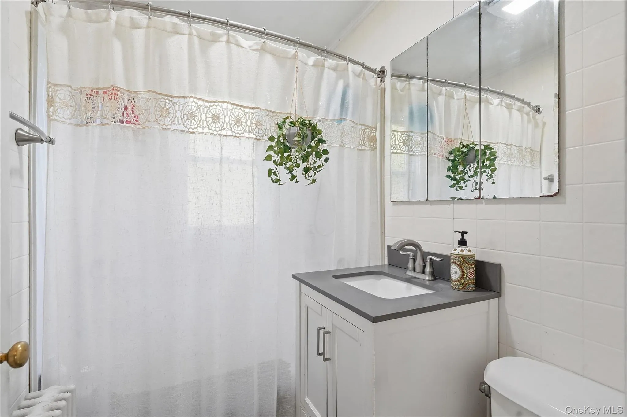 25 Hayes Street, Kingston, NY, 2 Bedrooms Bedrooms, 4 Rooms Rooms,1 BathroomBathrooms,Residential,For Rent,Hayes,0,1053939 25 Hayes Street, Kingston, NY, 2 Bedrooms Bedrooms, 4 Rooms Rooms,1 BathroomBathrooms,Residential,For Rent,Hayes,0,1053939