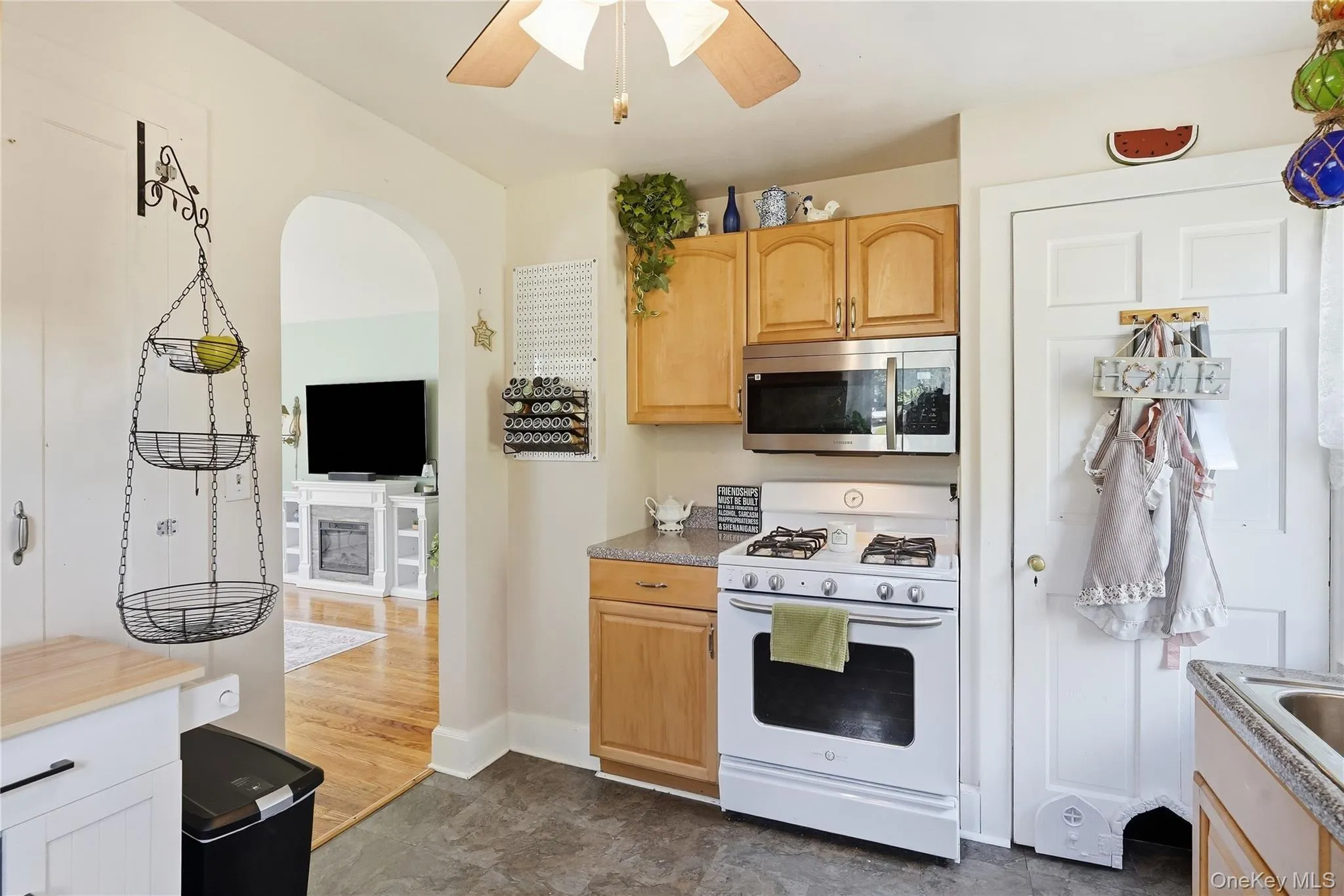 25 Hayes Street, Kingston, NY, 2 Bedrooms Bedrooms, 4 Rooms Rooms,1 BathroomBathrooms,Residential,For Rent,Hayes,0,1053939 25 Hayes Street, Kingston, NY, 2 Bedrooms Bedrooms, 4 Rooms Rooms,1 BathroomBathrooms,Residential,For Rent,Hayes,0,1053939