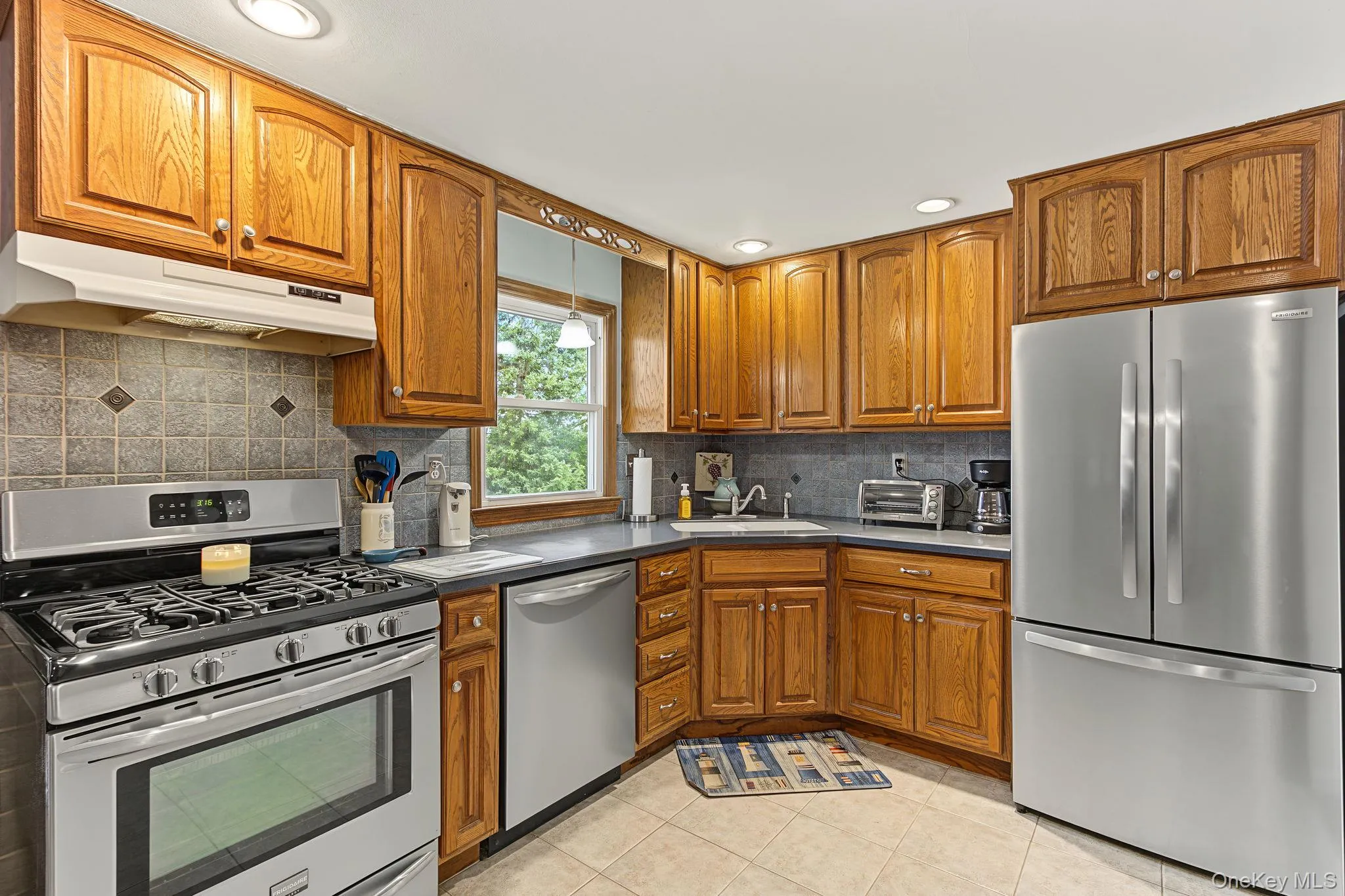 4 Davies Drive, Wappinger, NY, 4 Bedrooms Bedrooms, 10 Rooms Rooms,2 BathroomsBathrooms,Residential,For Rent,Davies,0,1053940 4 Davies Drive, Wappinger, NY, 4 Bedrooms Bedrooms, 10 Rooms Rooms,2 BathroomsBathrooms,Residential,For Rent,Davies,0,1053940