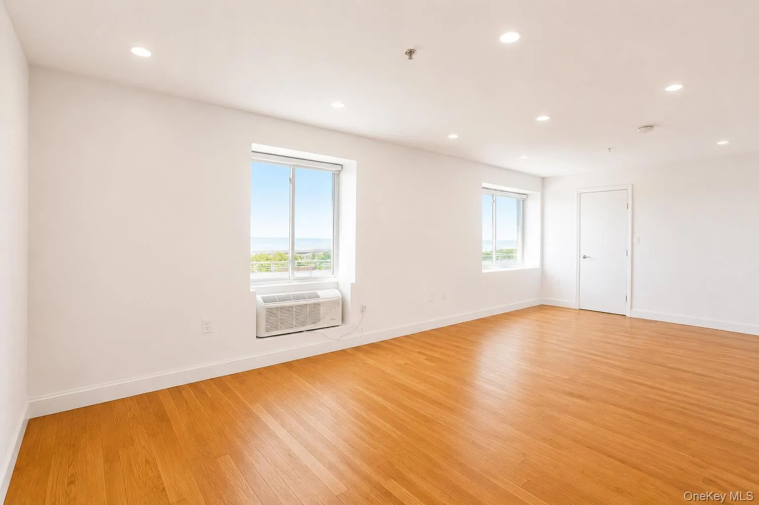10 Franklin Boulevard, Long Beach, NY, 3 Rooms Rooms,1 BathroomBathrooms,Residential Lease,For Rent,Franklin,0,1053942 10 Franklin Boulevard, Long Beach, NY, 3 Rooms Rooms,1 BathroomBathrooms,Residential Lease,For Rent,Franklin,0,1053942