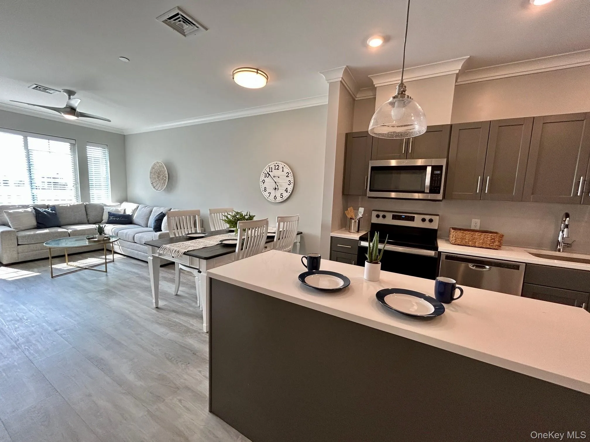 1031 Hoffman Avenue, Babylon, NY, 1 Bedroom Bedrooms, 4 Rooms Rooms,1 BathroomBathrooms,Residential Lease,For Rent,Hoffman,0,1053950 1031 Hoffman Avenue, Babylon, NY, 1 Bedroom Bedrooms, 4 Rooms Rooms,1 BathroomBathrooms,Residential Lease,For Rent,Hoffman,0,1053950