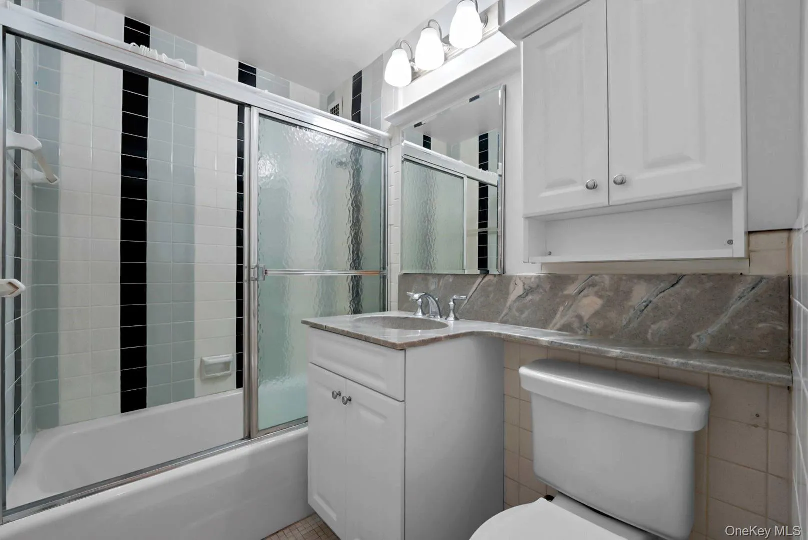Full Bath with Tub Full Bath with Tub
