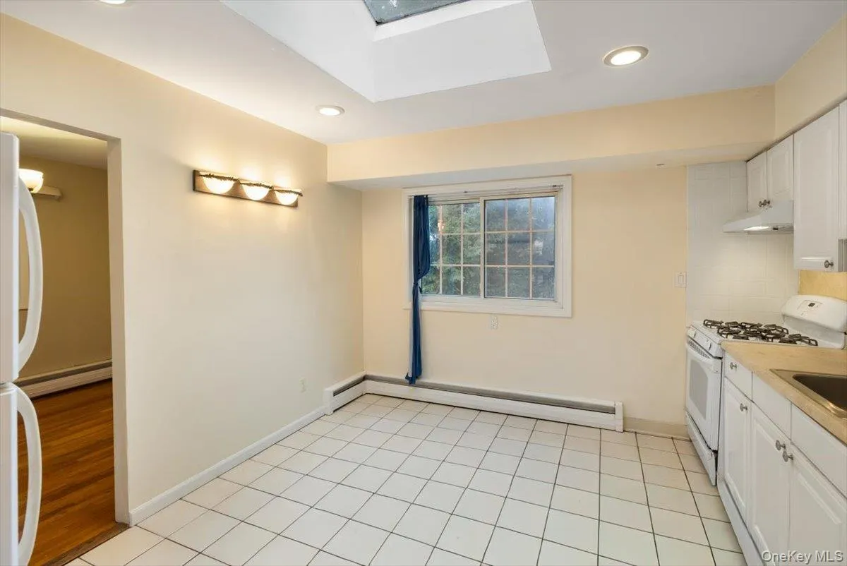 22 Cedar Street, Oyster Bay, NY, 5 Bedrooms Bedrooms, 6 Rooms Rooms,2 BathroomsBathrooms,Residential Lease,For Rent,Cedar,0,1053956 22 Cedar Street, Oyster Bay, NY, 5 Bedrooms Bedrooms, 6 Rooms Rooms,2 BathroomsBathrooms,Residential Lease,For Rent,Cedar,0,1053956