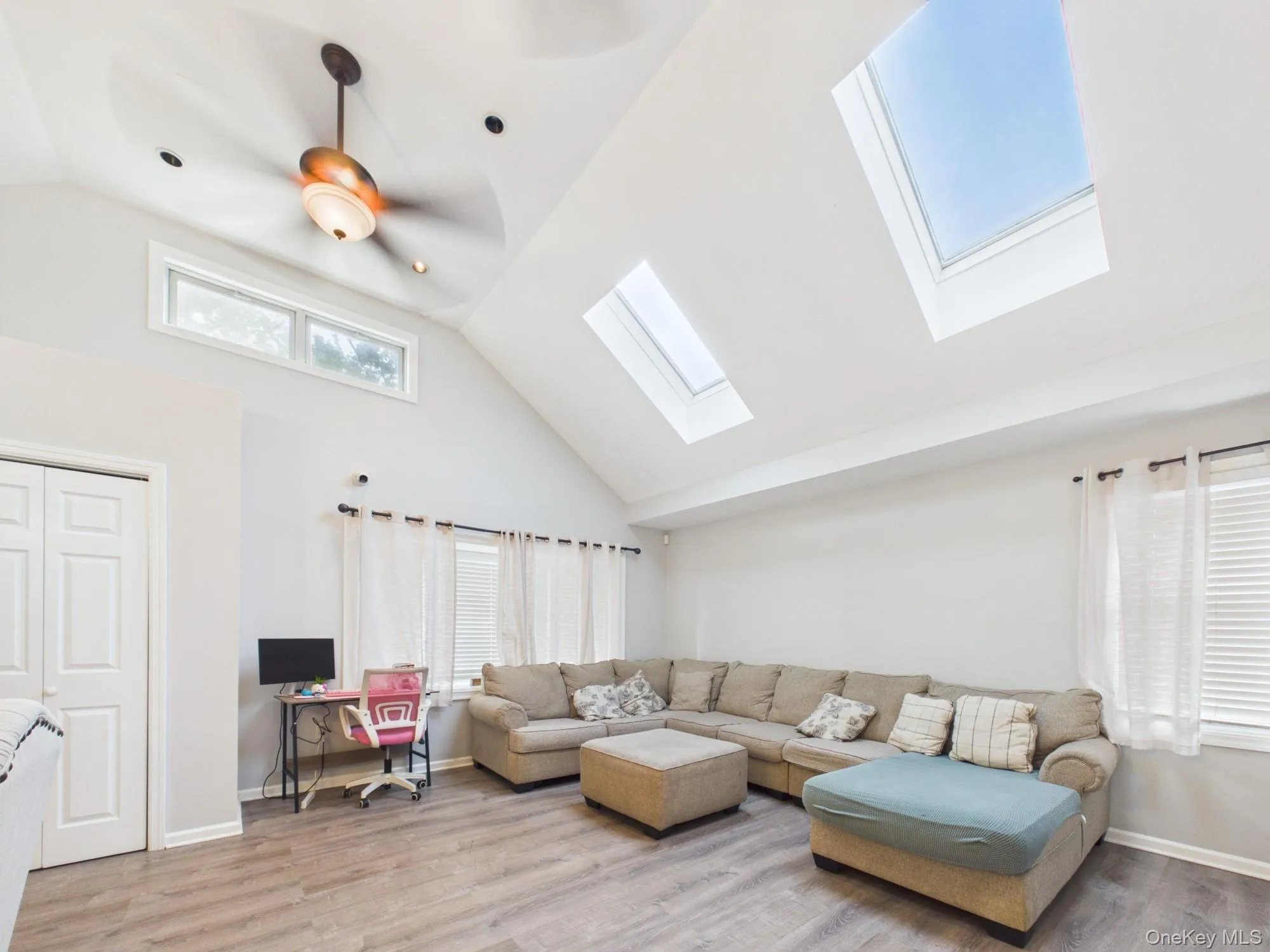 3147 Waterbury Avenue, New York, NY, 4 Bedrooms Bedrooms, 6 Rooms Rooms,3 BathroomsBathrooms,Residential,For Rent,Waterbury,0,1053958 3147 Waterbury Avenue, New York, NY, 4 Bedrooms Bedrooms, 6 Rooms Rooms,3 BathroomsBathrooms,Residential,For Rent,Waterbury,0,1053958