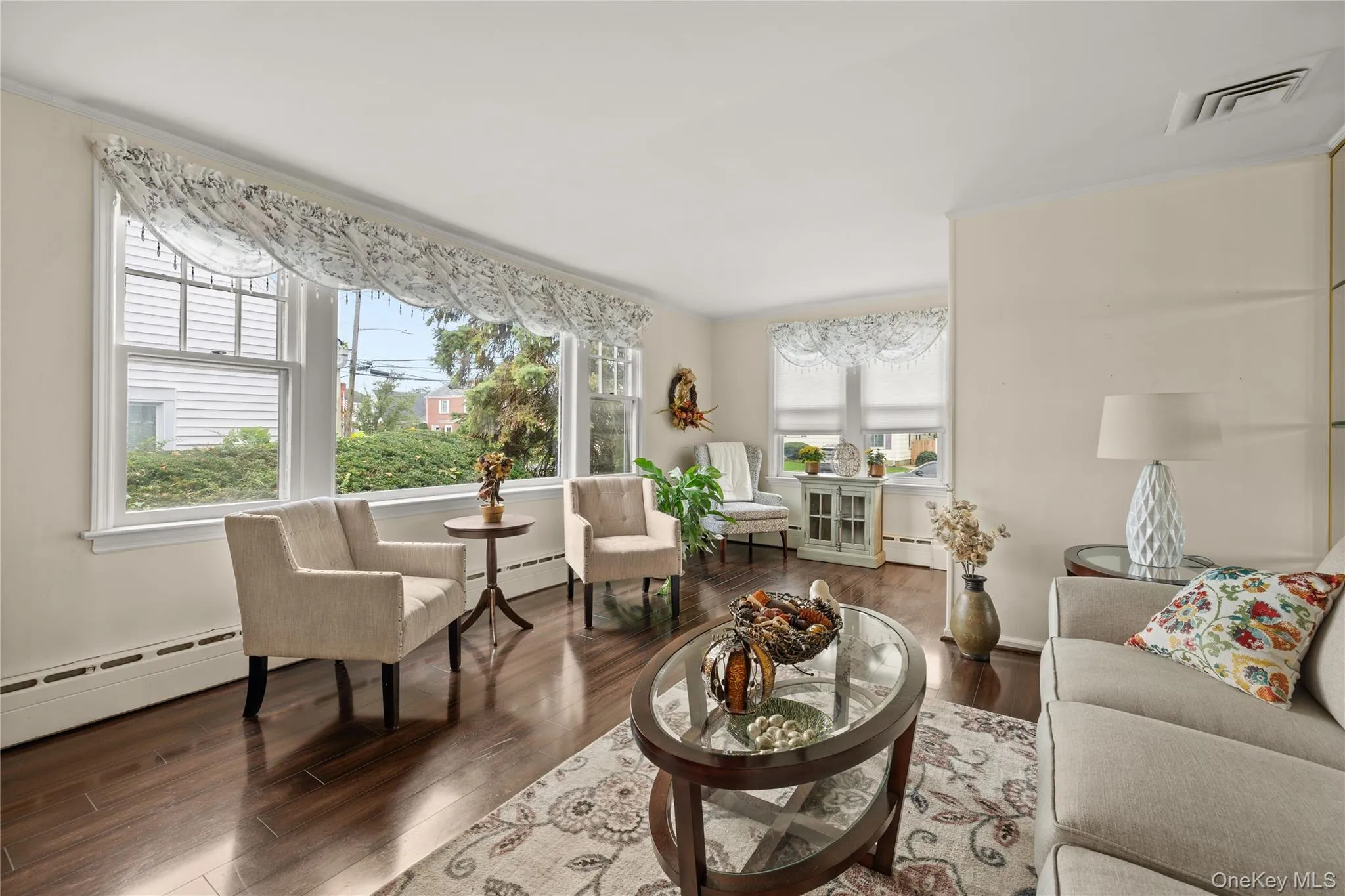 388 2nd Street, Babylon, NY, 3 Bedrooms Bedrooms, 6 Rooms Rooms,1 BathroomBathrooms,Residential,For Rent,2nd,0,1053971 388 2nd Street, Babylon, NY, 3 Bedrooms Bedrooms, 6 Rooms Rooms,1 BathroomBathrooms,Residential,For Rent,2nd,0,1053971