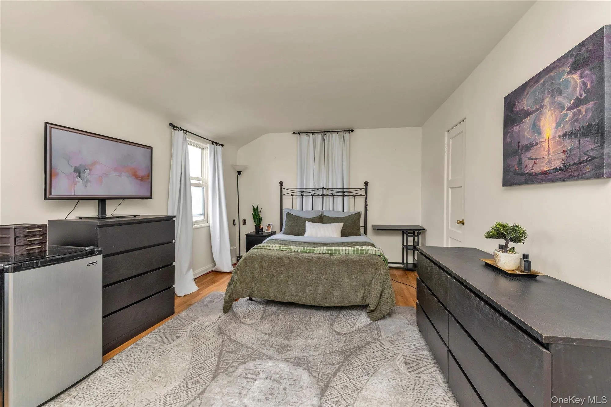 Large 4th Bedroom Large 4th Bedroom