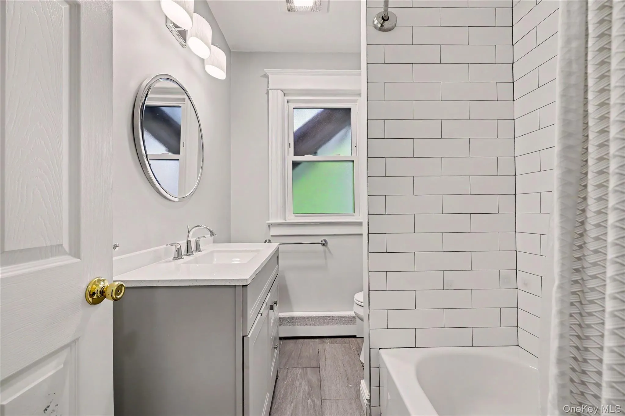 Full Bathroom Full Bathroom