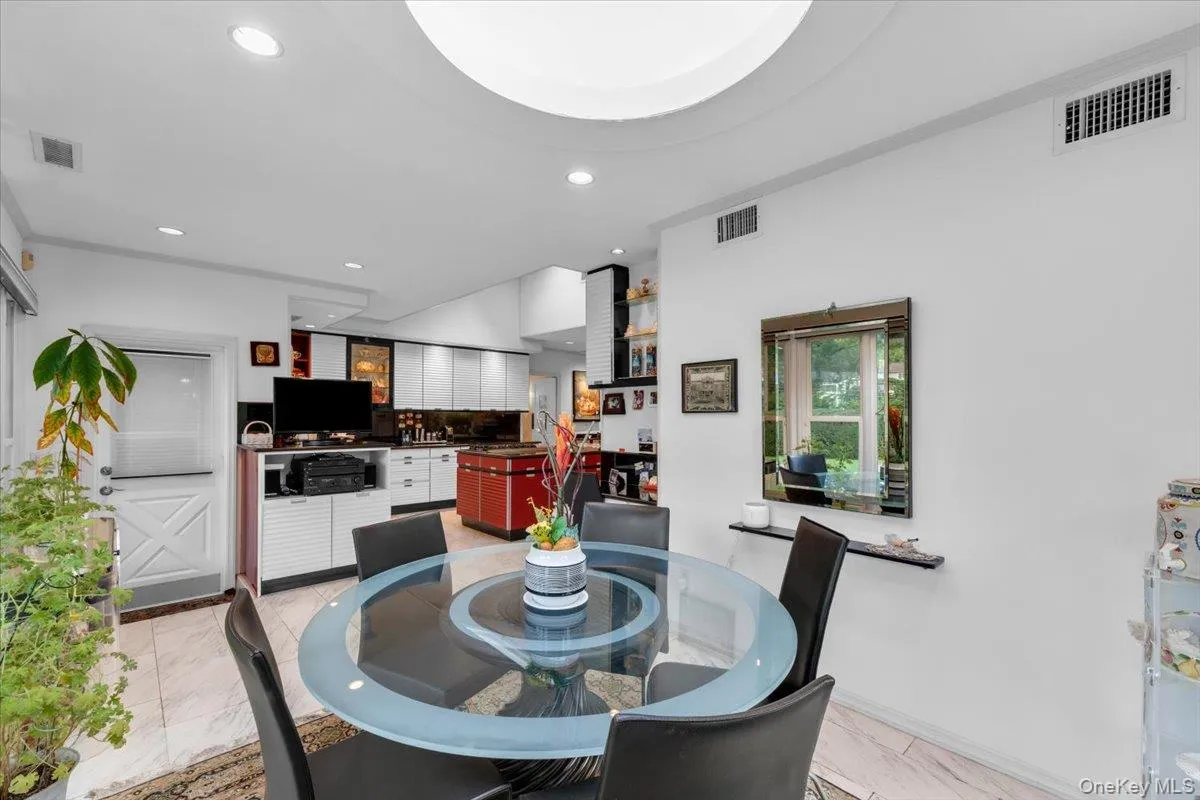 15 Hillcrest Drive, North Hempstead, NY, 5 Bedrooms Bedrooms, 10 Rooms Rooms,5 BathroomsBathrooms,Residential,For Rent,Hillcrest,0,1053978 15 Hillcrest Drive, North Hempstead, NY, 5 Bedrooms Bedrooms, 10 Rooms Rooms,5 BathroomsBathrooms,Residential,For Rent,Hillcrest,0,1053978