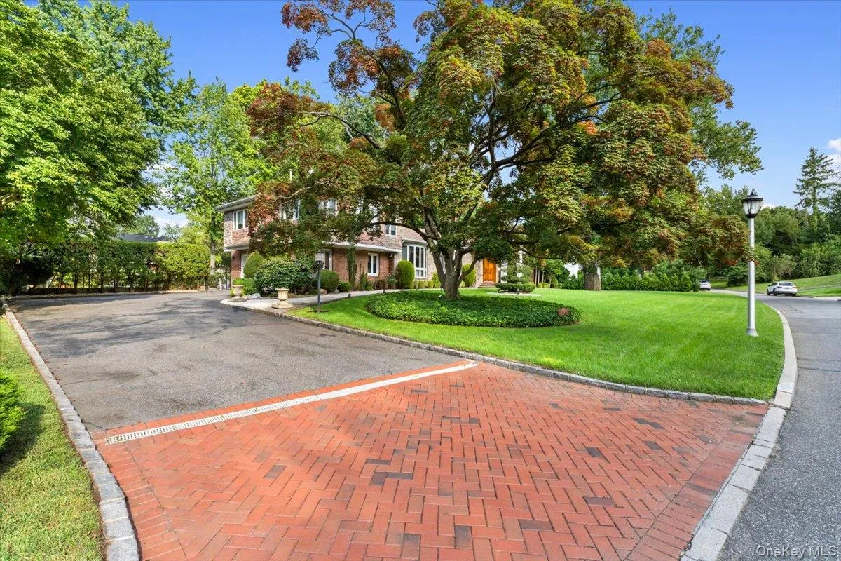15 Hillcrest Drive, North Hempstead, NY, 5 Bedrooms Bedrooms, 10 Rooms Rooms,5 BathroomsBathrooms,Residential,For Rent,Hillcrest,0,1053978 15 Hillcrest Drive, North Hempstead, NY, 5 Bedrooms Bedrooms, 10 Rooms Rooms,5 BathroomsBathrooms,Residential,For Rent,Hillcrest,0,1053978