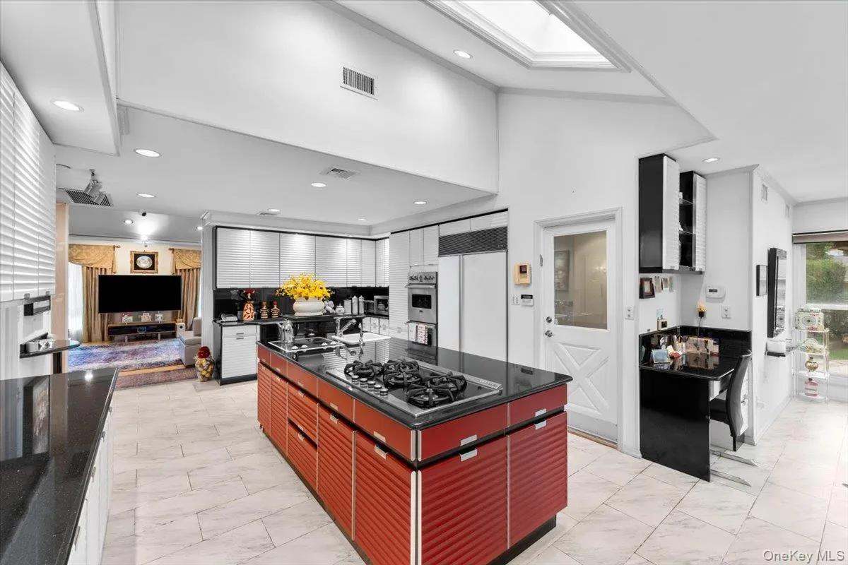 15 Hillcrest Drive, North Hempstead, NY, 5 Bedrooms Bedrooms, 10 Rooms Rooms,5 BathroomsBathrooms,Residential,For Rent,Hillcrest,0,1053978 15 Hillcrest Drive, North Hempstead, NY, 5 Bedrooms Bedrooms, 10 Rooms Rooms,5 BathroomsBathrooms,Residential,For Rent,Hillcrest,0,1053978