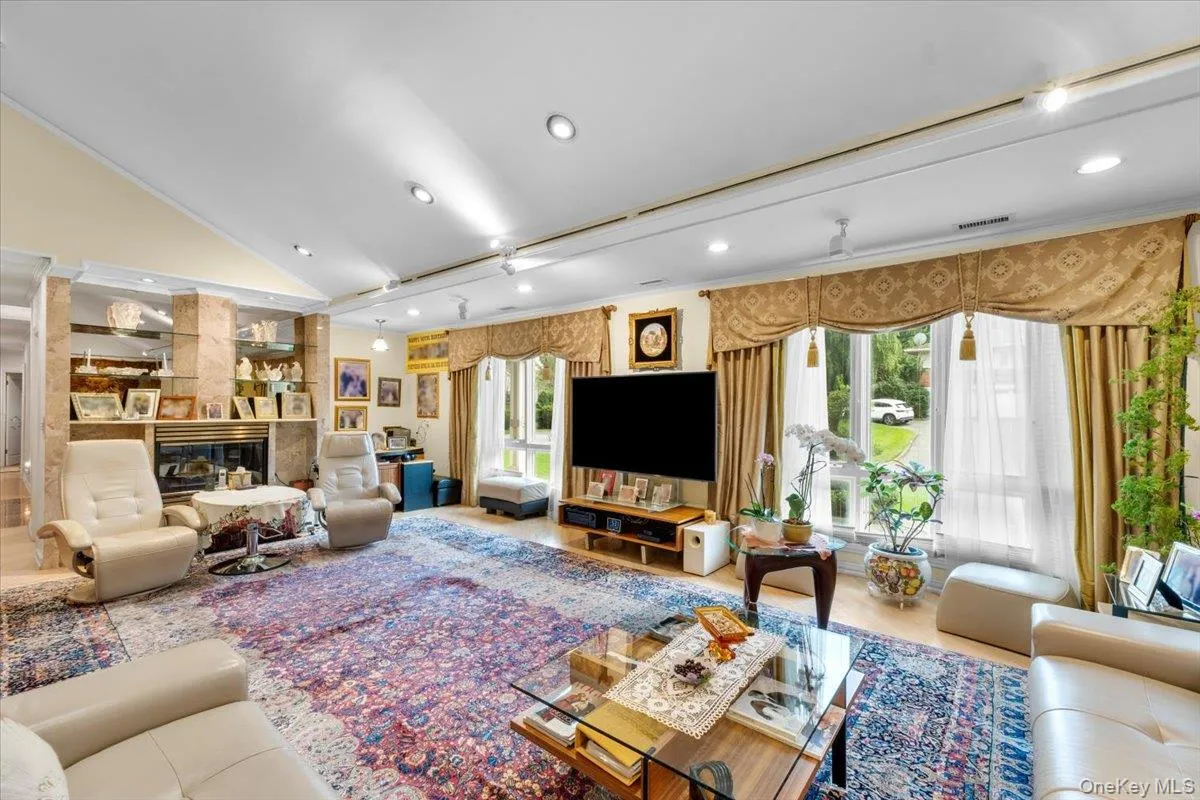 15 Hillcrest Drive, North Hempstead, NY, 5 Bedrooms Bedrooms, 10 Rooms Rooms,5 BathroomsBathrooms,Residential,For Rent,Hillcrest,0,1053978 15 Hillcrest Drive, North Hempstead, NY, 5 Bedrooms Bedrooms, 10 Rooms Rooms,5 BathroomsBathrooms,Residential,For Rent,Hillcrest,0,1053978