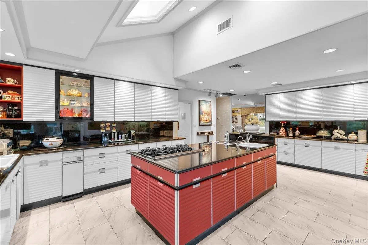 15 Hillcrest Drive, North Hempstead, NY, 5 Bedrooms Bedrooms, 10 Rooms Rooms,5 BathroomsBathrooms,Residential,For Rent,Hillcrest,0,1053978 15 Hillcrest Drive, North Hempstead, NY, 5 Bedrooms Bedrooms, 10 Rooms Rooms,5 BathroomsBathrooms,Residential,For Rent,Hillcrest,0,1053978