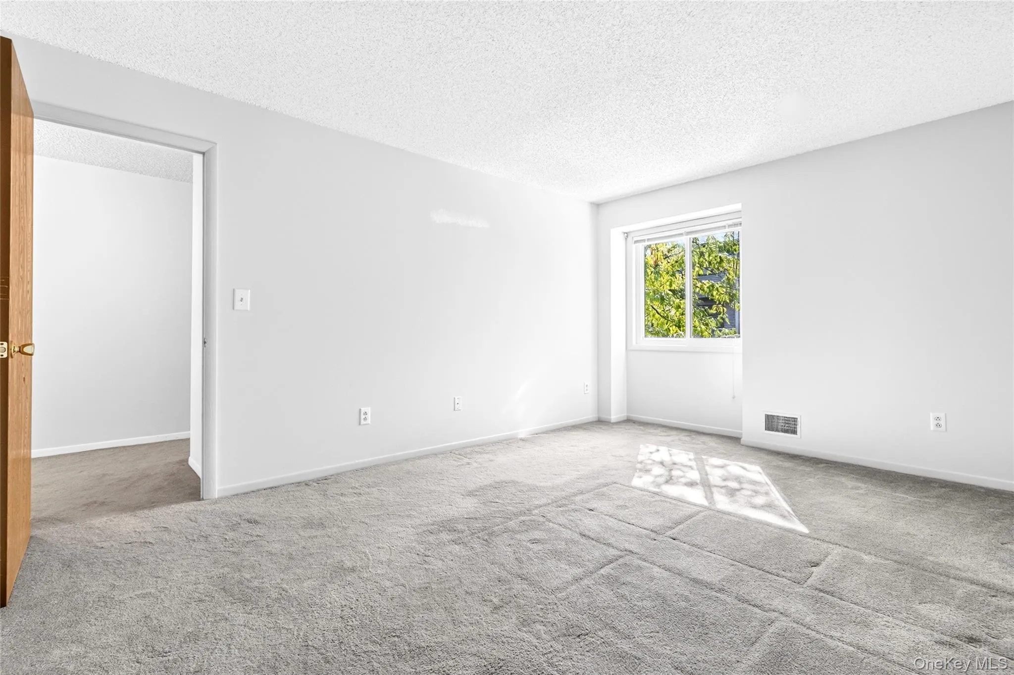 70 Chester Lane, Clarkstown, NY, 1 Bedroom Bedrooms, 4 Rooms Rooms,1 BathroomBathrooms,Residential,For Rent,Chester,0,1053981 70 Chester Lane, Clarkstown, NY, 1 Bedroom Bedrooms, 4 Rooms Rooms,1 BathroomBathrooms,Residential,For Rent,Chester,0,1053981