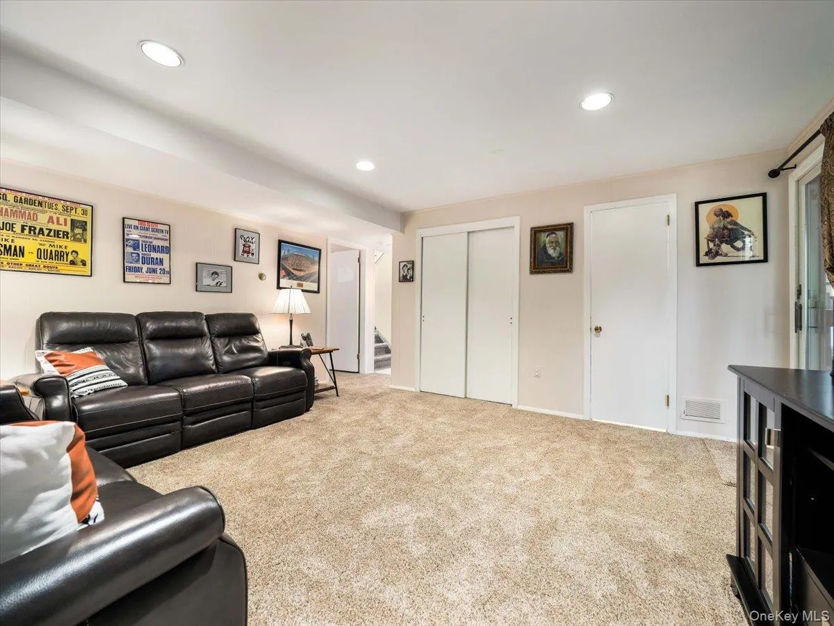 9 Dogwood Lane, Orangetown, NY, 4 Bedrooms Bedrooms, 9 Rooms Rooms,2 BathroomsBathrooms,Residential,For Rent,Dogwood,0,1053984 9 Dogwood Lane, Orangetown, NY, 4 Bedrooms Bedrooms, 9 Rooms Rooms,2 BathroomsBathrooms,Residential,For Rent,Dogwood,0,1053984