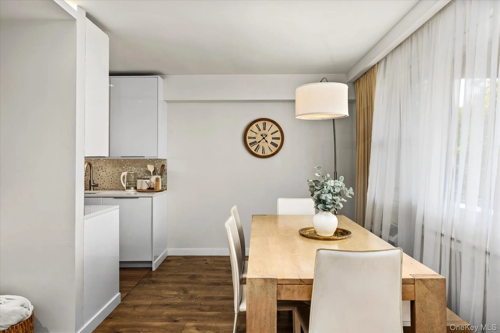151-31 88th Street, New York, NY, 2 Bedrooms Bedrooms, 5 Rooms Rooms,2 BathroomsBathrooms,Residential,For Rent,88th,0,1053995 151-31 88th Street, New York, NY, 2 Bedrooms Bedrooms, 5 Rooms Rooms,2 BathroomsBathrooms,Residential,For Rent,88th,0,1053995