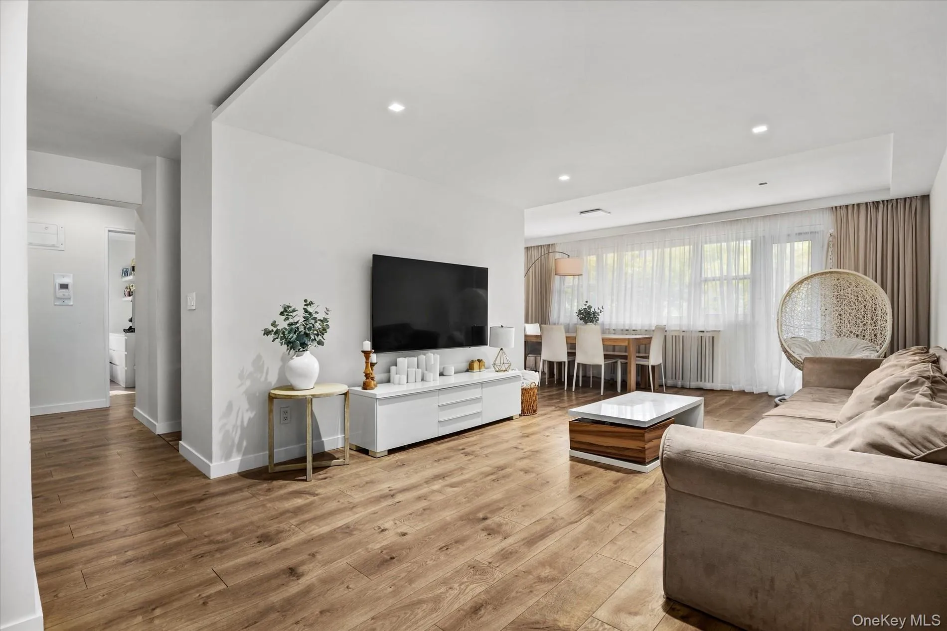 151-31 88th Street, New York, NY, 2 Bedrooms Bedrooms, 5 Rooms Rooms,2 BathroomsBathrooms,Residential,For Rent,88th,0,1053995 151-31 88th Street, New York, NY, 2 Bedrooms Bedrooms, 5 Rooms Rooms,2 BathroomsBathrooms,Residential,For Rent,88th,0,1053995