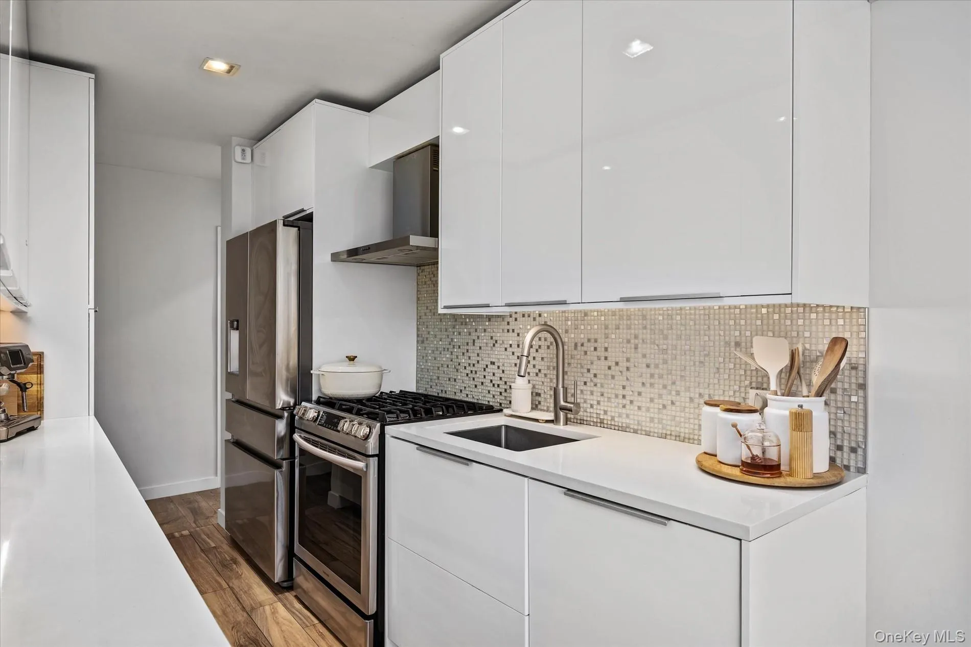 151-31 88th Street, New York, NY, 2 Bedrooms Bedrooms, 5 Rooms Rooms,2 BathroomsBathrooms,Residential,For Rent,88th,0,1053995 151-31 88th Street, New York, NY, 2 Bedrooms Bedrooms, 5 Rooms Rooms,2 BathroomsBathrooms,Residential,For Rent,88th,0,1053995
