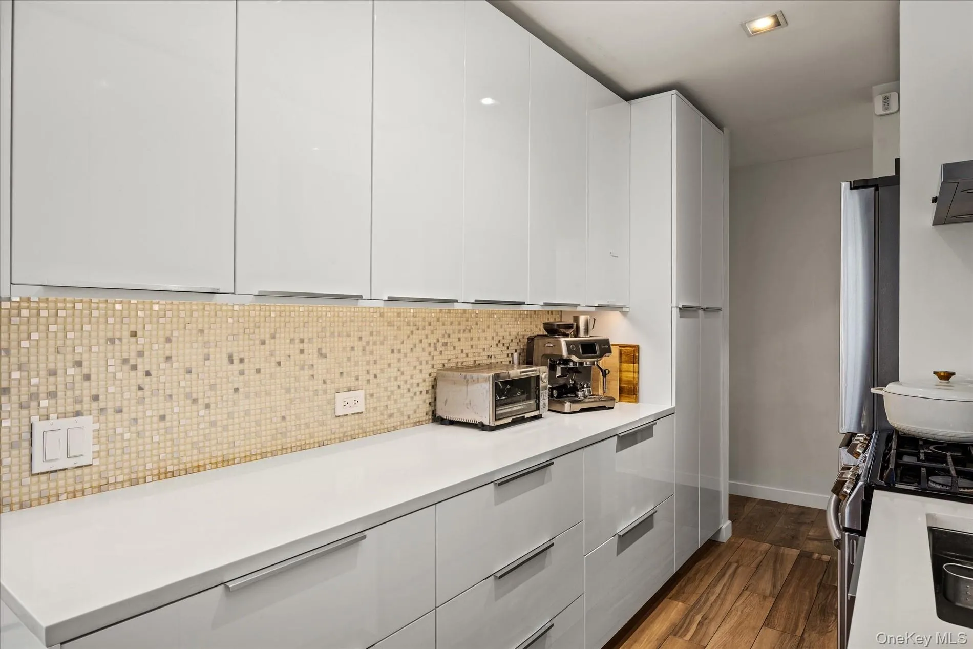 151-31 88th Street, New York, NY, 2 Bedrooms Bedrooms, 5 Rooms Rooms,2 BathroomsBathrooms,Residential,For Rent,88th,0,1053995 151-31 88th Street, New York, NY, 2 Bedrooms Bedrooms, 5 Rooms Rooms,2 BathroomsBathrooms,Residential,For Rent,88th,0,1053995