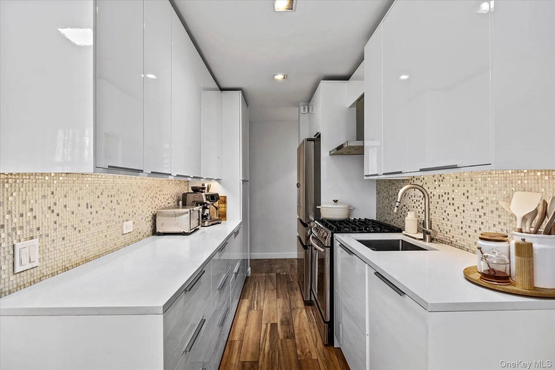 151-31 88th Street, New York, NY, 2 Bedrooms Bedrooms, 5 Rooms Rooms,2 BathroomsBathrooms,Residential,For Rent,88th,0,1053995 151-31 88th Street, New York, NY, 2 Bedrooms Bedrooms, 5 Rooms Rooms,2 BathroomsBathrooms,Residential,For Rent,88th,0,1053995