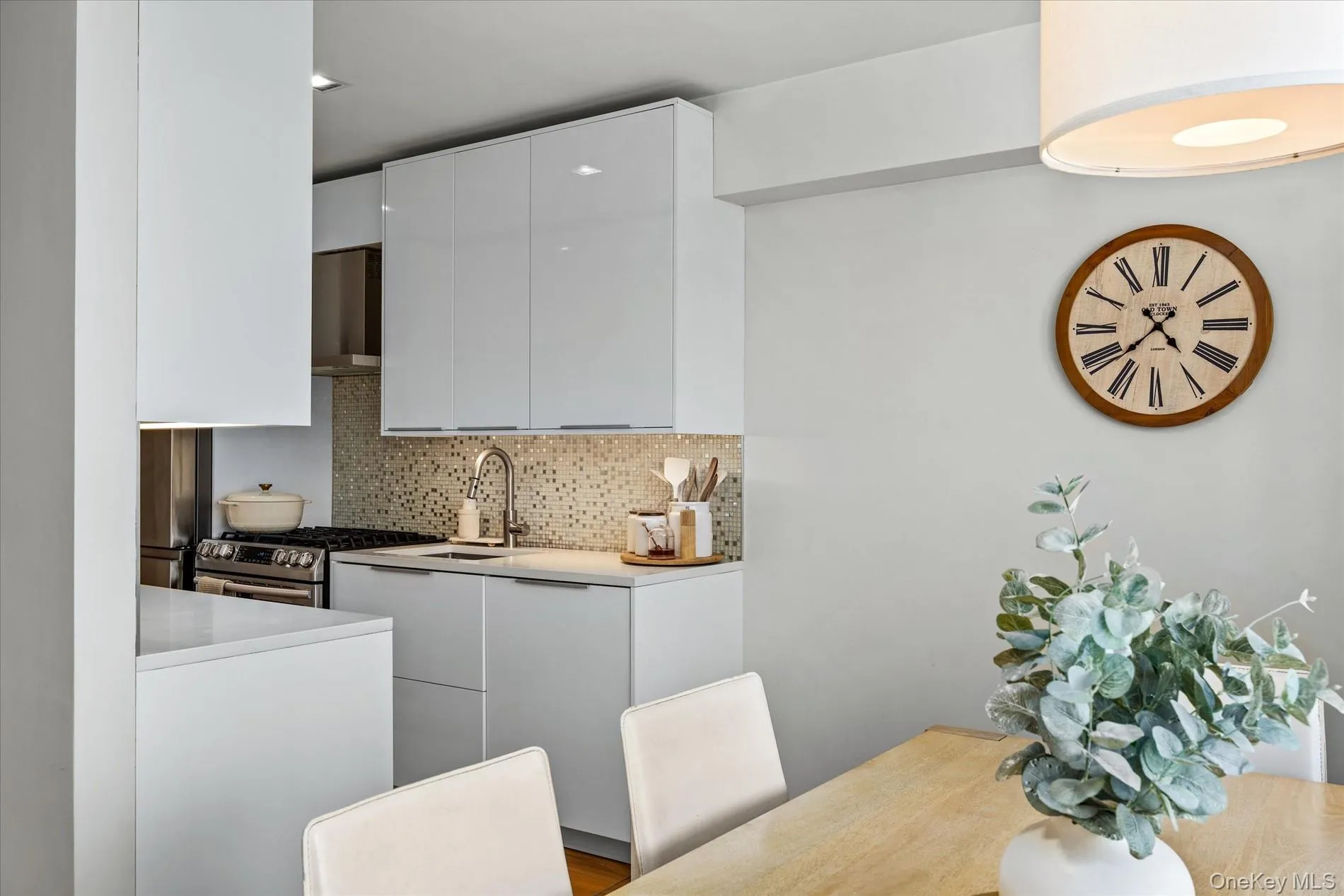 151-31 88th Street, New York, NY, 2 Bedrooms Bedrooms, 5 Rooms Rooms,2 BathroomsBathrooms,Residential,For Rent,88th,0,1053995 151-31 88th Street, New York, NY, 2 Bedrooms Bedrooms, 5 Rooms Rooms,2 BathroomsBathrooms,Residential,For Rent,88th,0,1053995