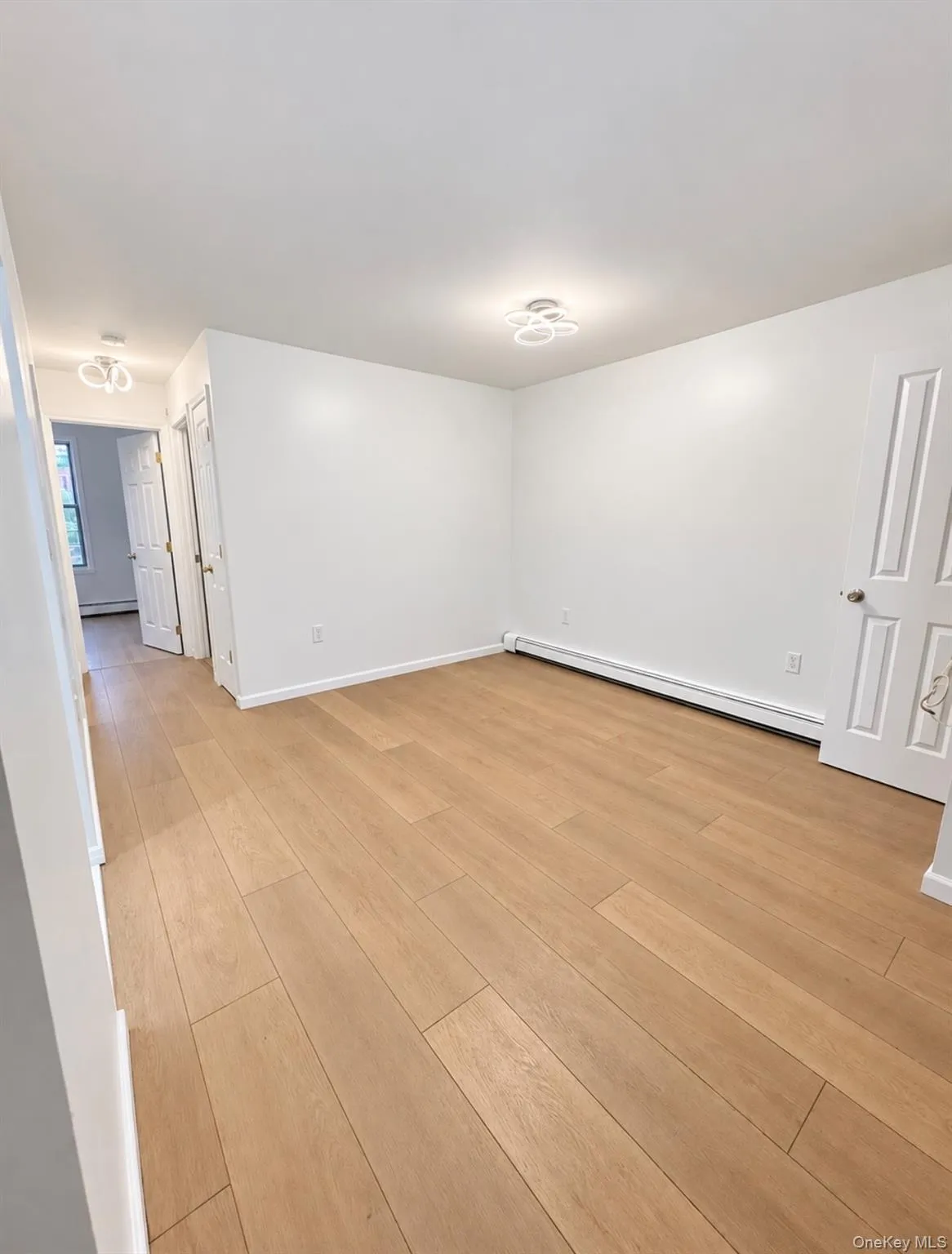 LARGE DINNING ROOM LARGE DINNING ROOM