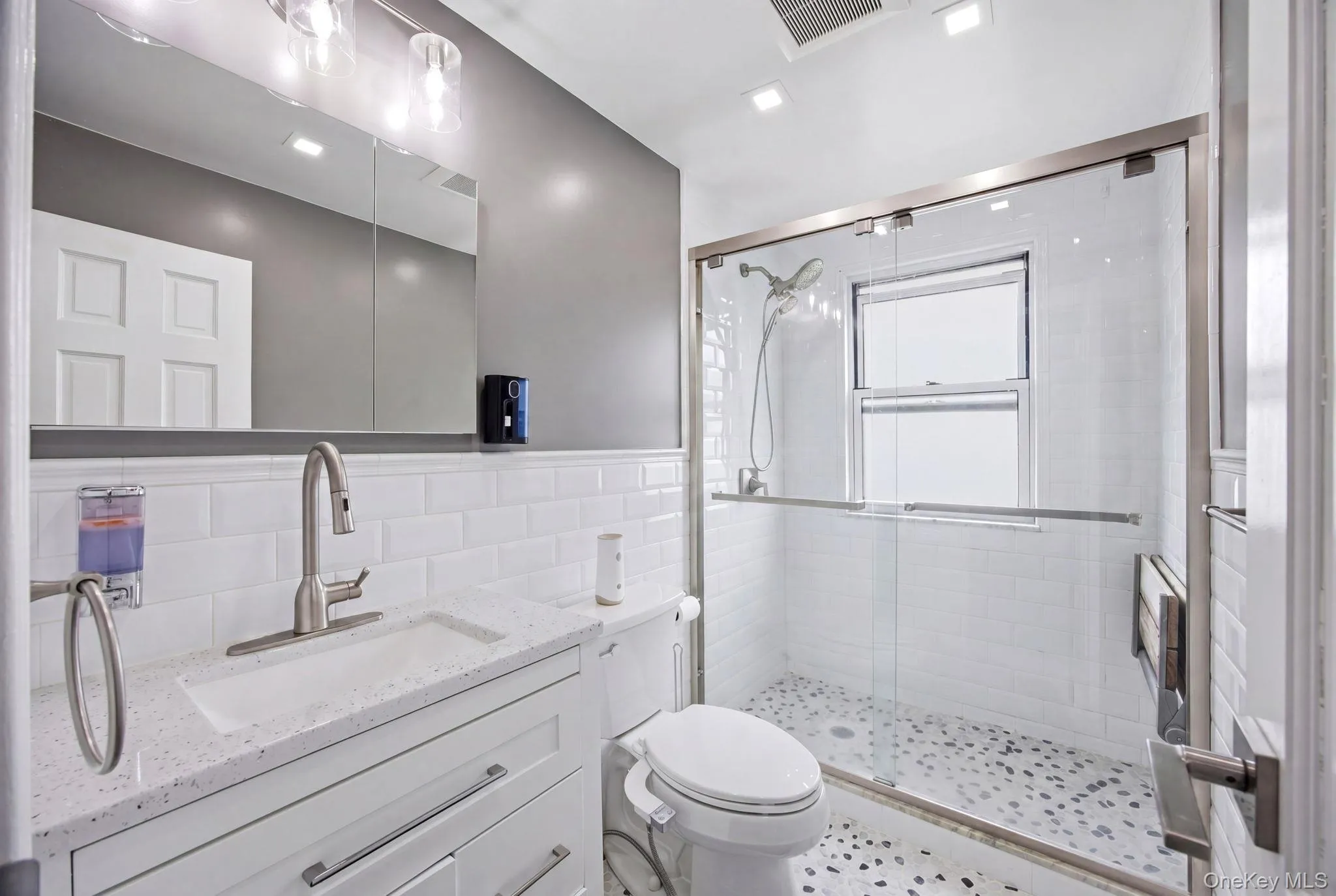 88-38 78th Avenue, New York, NY, 4 Bedrooms Bedrooms, 8 Rooms Rooms,3 BathroomsBathrooms,Residential,For Rent,78th,0,1054003 88-38 78th Avenue, New York, NY, 4 Bedrooms Bedrooms, 8 Rooms Rooms,3 BathroomsBathrooms,Residential,For Rent,78th,0,1054003