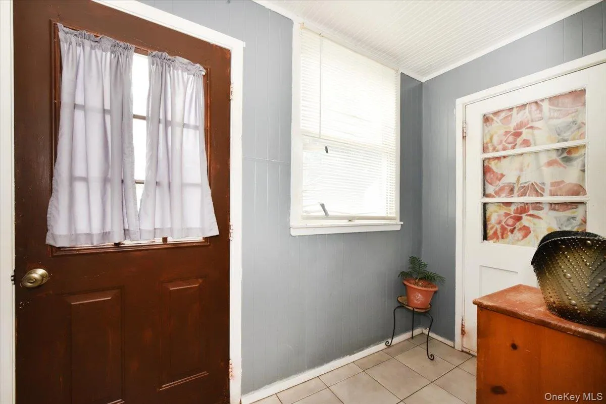 403 Oak Street, Babylon, NY, 4 Bedrooms Bedrooms, 10 Rooms Rooms,2 BathroomsBathrooms,Residential,For Rent,Oak,0,1054015 403 Oak Street, Babylon, NY, 4 Bedrooms Bedrooms, 10 Rooms Rooms,2 BathroomsBathrooms,Residential,For Rent,Oak,0,1054015