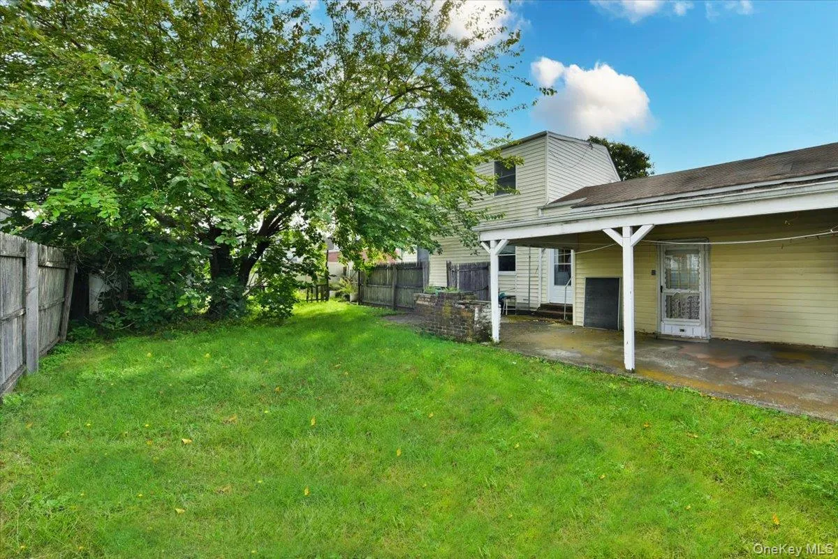 403 Oak Street, Babylon, NY, 4 Bedrooms Bedrooms, 10 Rooms Rooms,2 BathroomsBathrooms,Residential,For Rent,Oak,0,1054015 403 Oak Street, Babylon, NY, 4 Bedrooms Bedrooms, 10 Rooms Rooms,2 BathroomsBathrooms,Residential,For Rent,Oak,0,1054015