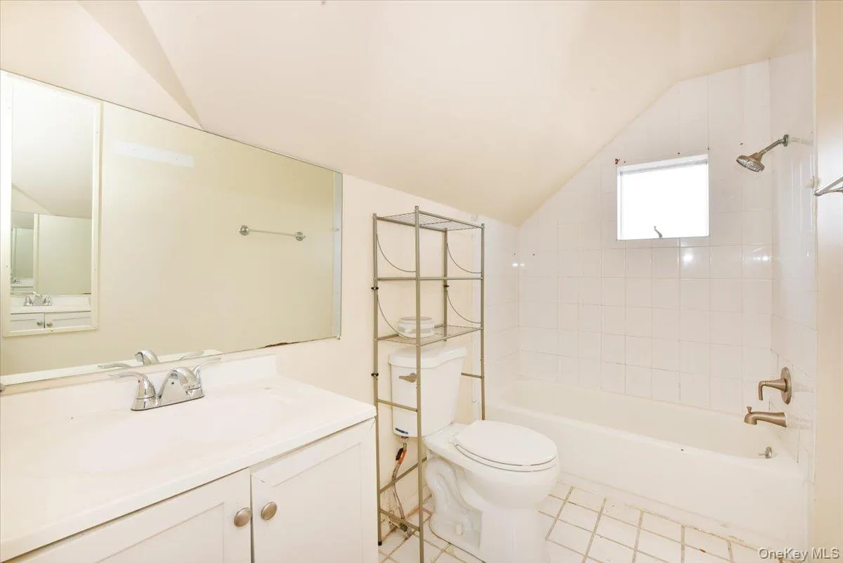 403 Oak Street, Babylon, NY, 4 Bedrooms Bedrooms, 10 Rooms Rooms,2 BathroomsBathrooms,Residential,For Rent,Oak,0,1054015 403 Oak Street, Babylon, NY, 4 Bedrooms Bedrooms, 10 Rooms Rooms,2 BathroomsBathrooms,Residential,For Rent,Oak,0,1054015