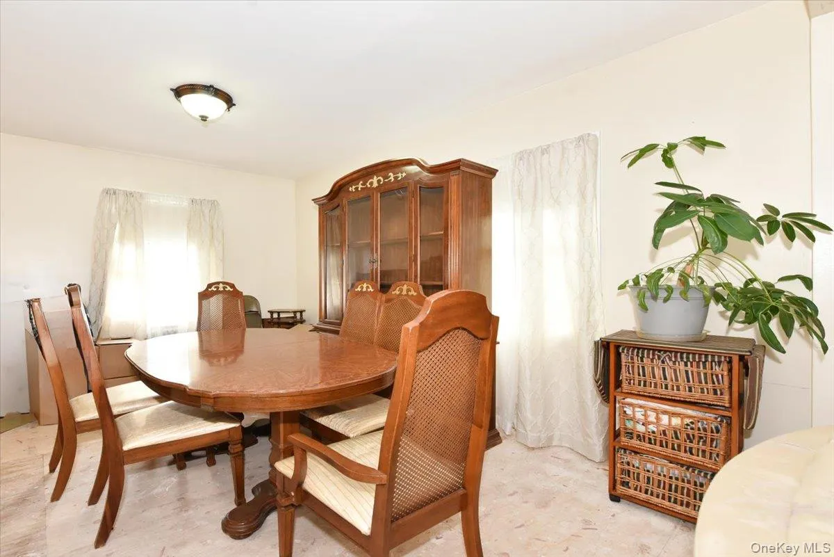 403 Oak Street, Babylon, NY, 4 Bedrooms Bedrooms, 10 Rooms Rooms,2 BathroomsBathrooms,Residential,For Rent,Oak,0,1054015 403 Oak Street, Babylon, NY, 4 Bedrooms Bedrooms, 10 Rooms Rooms,2 BathroomsBathrooms,Residential,For Rent,Oak,0,1054015