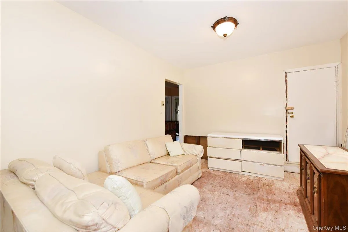 403 Oak Street, Babylon, NY, 4 Bedrooms Bedrooms, 10 Rooms Rooms,2 BathroomsBathrooms,Residential,For Rent,Oak,0,1054015 403 Oak Street, Babylon, NY, 4 Bedrooms Bedrooms, 10 Rooms Rooms,2 BathroomsBathrooms,Residential,For Rent,Oak,0,1054015