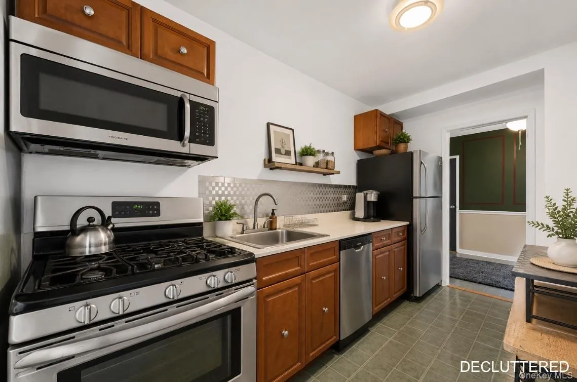 5645 Netherland Ave, New York, NY, 1 Bedroom Bedrooms, 3 Rooms Rooms,1 BathroomBathrooms,Residential,For Rent,Netherland Ave,0,1054017 5645 Netherland Ave, New York, NY, 1 Bedroom Bedrooms, 3 Rooms Rooms,1 BathroomBathrooms,Residential,For Rent,Netherland Ave,0,1054017