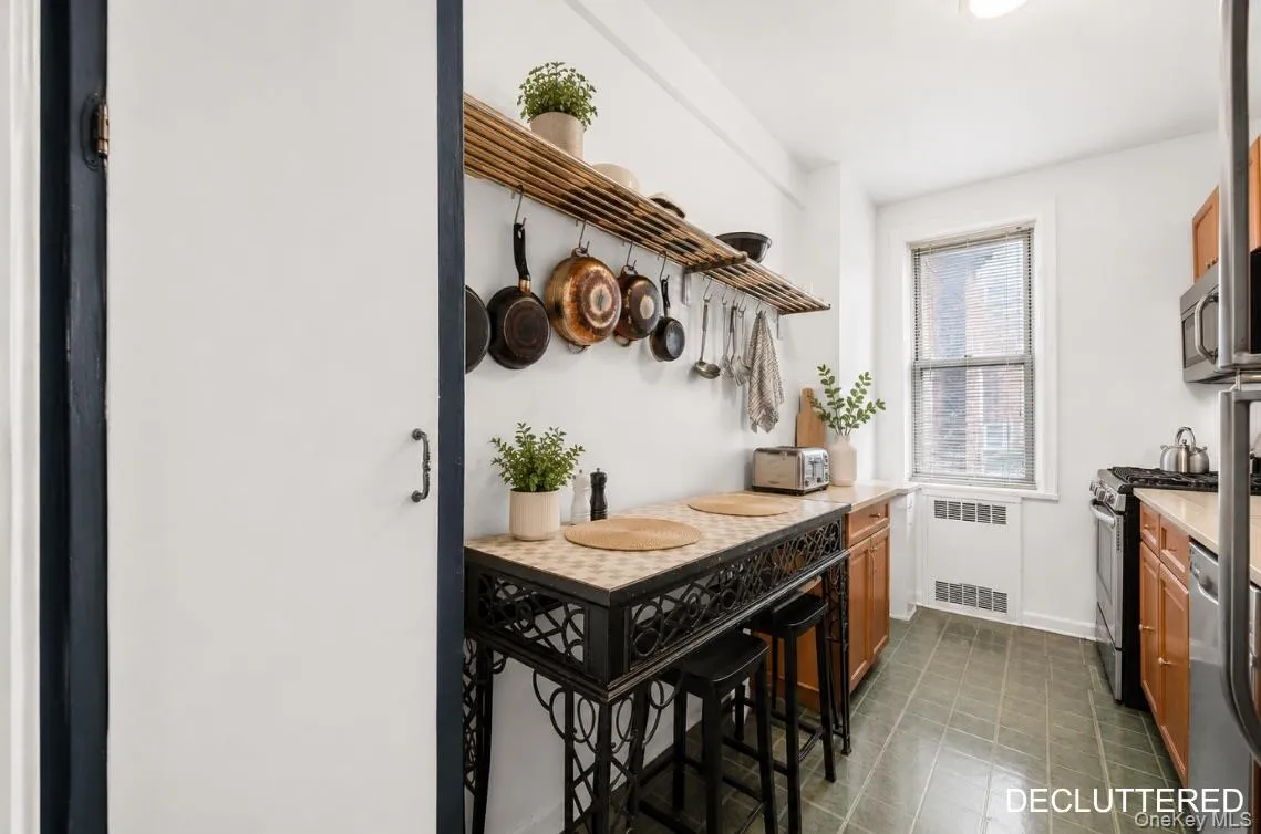 5645 Netherland Ave, New York, NY, 1 Bedroom Bedrooms, 3 Rooms Rooms,1 BathroomBathrooms,Residential,For Rent,Netherland Ave,0,1054017 5645 Netherland Ave, New York, NY, 1 Bedroom Bedrooms, 3 Rooms Rooms,1 BathroomBathrooms,Residential,For Rent,Netherland Ave,0,1054017