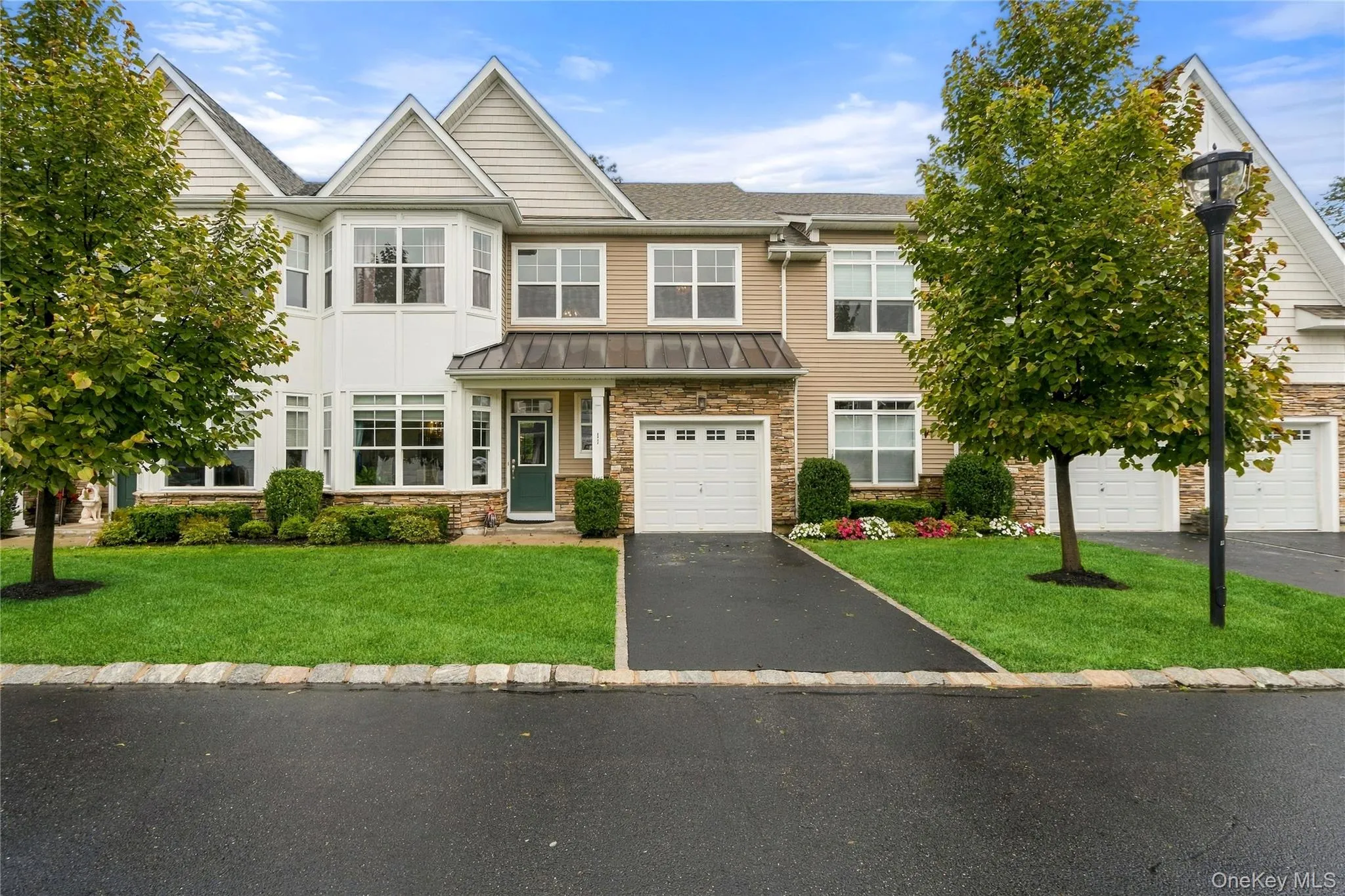 11 Silver Spruce Way, Smithtown, NY, 2 Bedroom Bedrooms, 9 Room Rooms,2 BathroomBathrooms,Residential Lease,For Rent,Silver Spruce,0,1054018 11 Silver Spruce Way, Smithtown, NY, 2 Bedroom Bedrooms, 9 Room Rooms,2 BathroomBathrooms,Residential Lease,For Rent,Silver Spruce,0,1054018