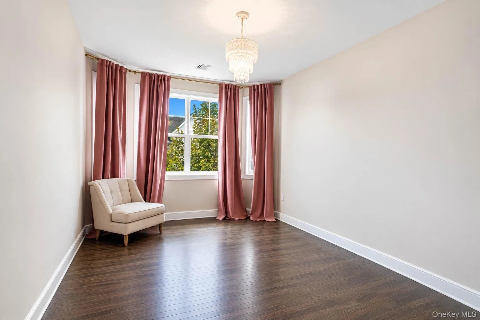 11 Silver Spruce Way, Smithtown, NY, 2 Bedroom Bedrooms, 9 Room Rooms,2 BathroomBathrooms,Residential Lease,For Rent,Silver Spruce,0,1054018 11 Silver Spruce Way, Smithtown, NY, 2 Bedroom Bedrooms, 9 Room Rooms,2 BathroomBathrooms,Residential Lease,For Rent,Silver Spruce,0,1054018