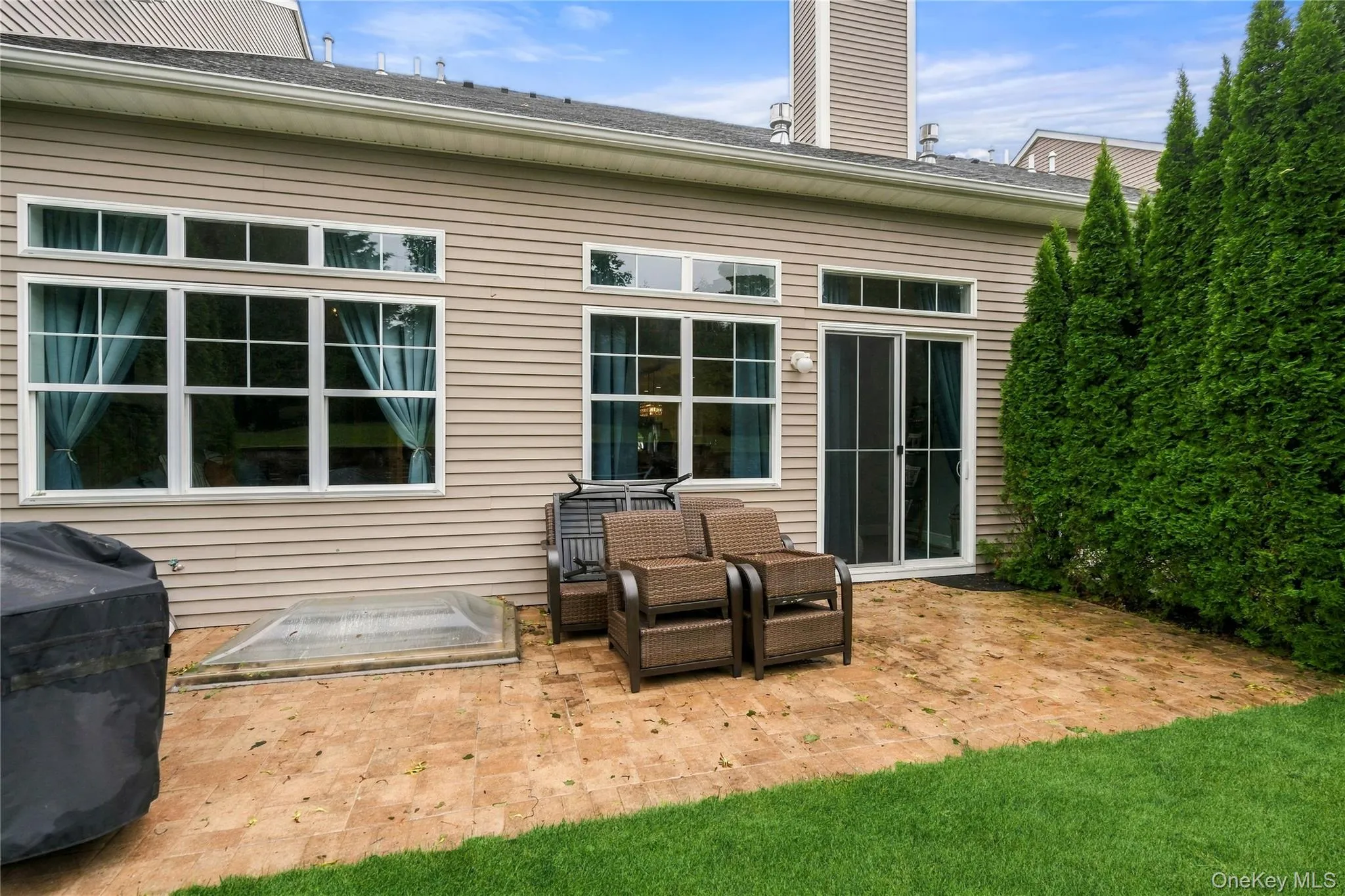 11 Silver Spruce Way, Smithtown, NY, 2 Bedroom Bedrooms, 9 Room Rooms,2 BathroomBathrooms,Residential Lease,For Rent,Silver Spruce,0,1054018 11 Silver Spruce Way, Smithtown, NY, 2 Bedroom Bedrooms, 9 Room Rooms,2 BathroomBathrooms,Residential Lease,For Rent,Silver Spruce,0,1054018