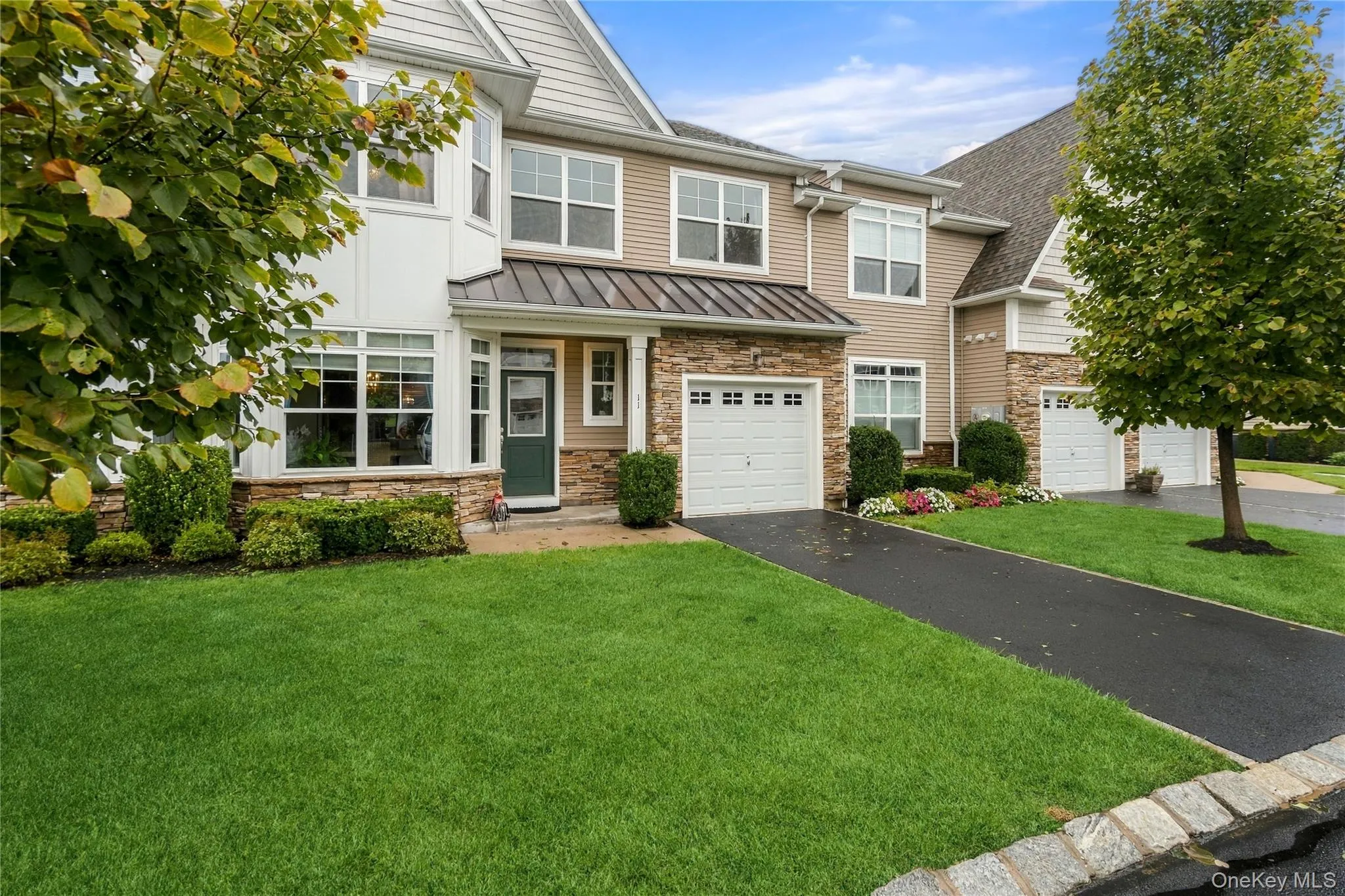 11 Silver Spruce Way, Smithtown, NY, 2 Bedroom Bedrooms, 9 Room Rooms,2 BathroomBathrooms,Residential Lease,For Rent,Silver Spruce,0,1054018 11 Silver Spruce Way, Smithtown, NY, 2 Bedroom Bedrooms, 9 Room Rooms,2 BathroomBathrooms,Residential Lease,For Rent,Silver Spruce,0,1054018