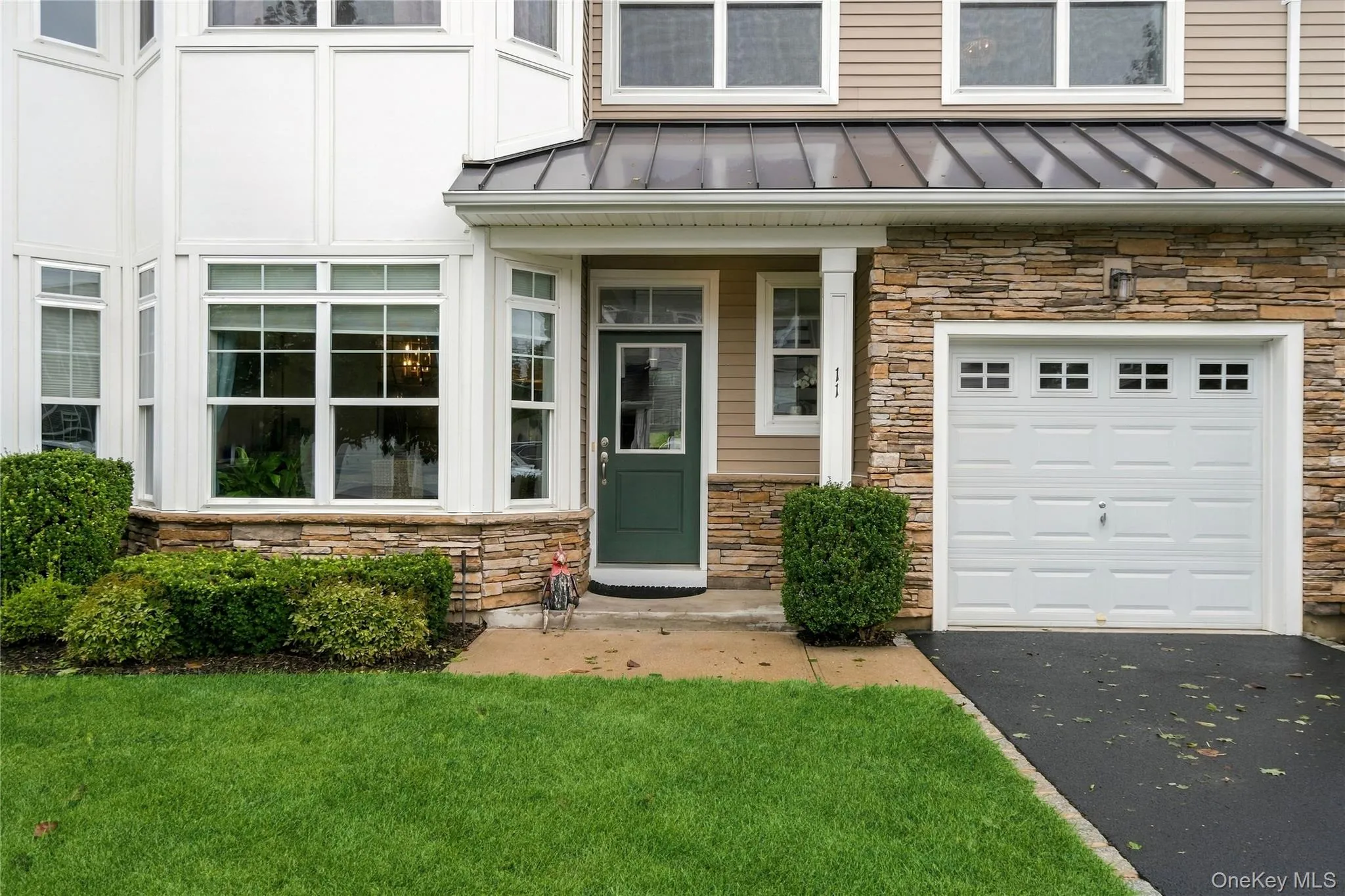 11 Silver Spruce Way, Smithtown, NY, 2 Bedroom Bedrooms, 9 Room Rooms,2 BathroomBathrooms,Residential Lease,For Rent,Silver Spruce,0,1054018 11 Silver Spruce Way, Smithtown, NY, 2 Bedroom Bedrooms, 9 Room Rooms,2 BathroomBathrooms,Residential Lease,For Rent,Silver Spruce,0,1054018