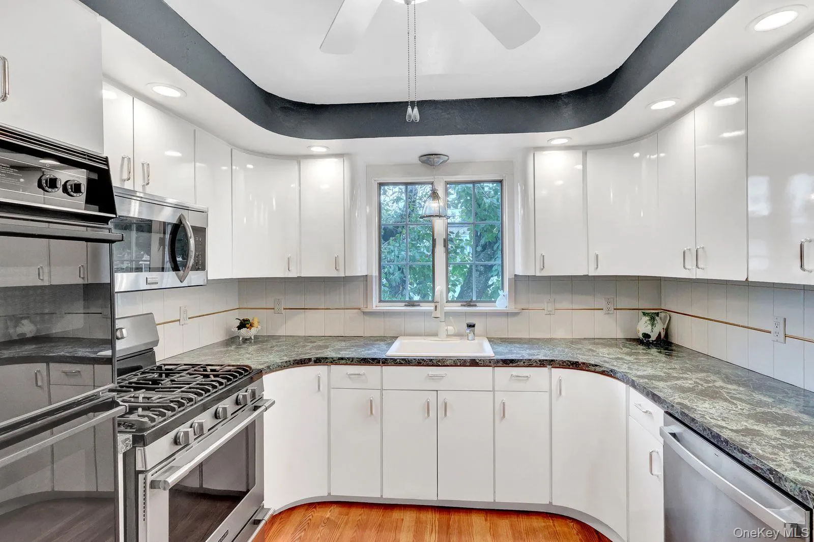 8787 254th Street, New York, NY, 3 Bedrooms Bedrooms, 8 Rooms Rooms,2 BathroomsBathrooms,Residential,For Rent,254th,0,1054019 8787 254th Street, New York, NY, 3 Bedrooms Bedrooms, 8 Rooms Rooms,2 BathroomsBathrooms,Residential,For Rent,254th,0,1054019