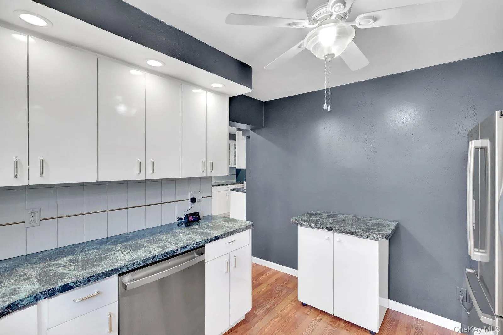 8787 254th Street, New York, NY, 3 Bedrooms Bedrooms, 8 Rooms Rooms,2 BathroomsBathrooms,Residential,For Rent,254th,0,1054019 8787 254th Street, New York, NY, 3 Bedrooms Bedrooms, 8 Rooms Rooms,2 BathroomsBathrooms,Residential,For Rent,254th,0,1054019