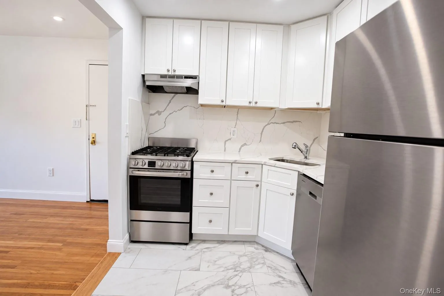330 Broadway, Long Beach, NY, 1 Bedroom Bedrooms, 4 Rooms Rooms,1 BathroomBathrooms,Residential Lease,For Rent,Broadway,0,1054020 330 Broadway, Long Beach, NY, 1 Bedroom Bedrooms, 4 Rooms Rooms,1 BathroomBathrooms,Residential Lease,For Rent,Broadway,0,1054020