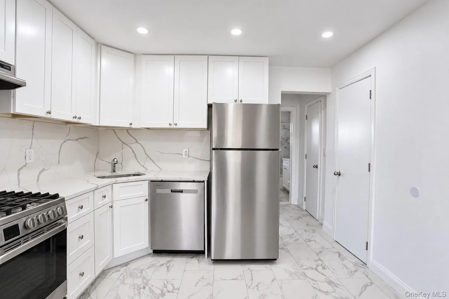 330 Broadway, Long Beach, NY, 1 Bedroom Bedrooms, 4 Rooms Rooms,1 BathroomBathrooms,Residential Lease,For Rent,Broadway,0,1054020 330 Broadway, Long Beach, NY, 1 Bedroom Bedrooms, 4 Rooms Rooms,1 BathroomBathrooms,Residential Lease,For Rent,Broadway,0,1054020