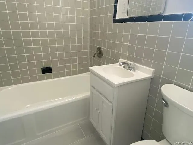 245-15 77th Crescent, New York, NY, 1 Bedroom Bedrooms, 4 Rooms Rooms,1 BathroomBathrooms,Residential,For Rent,77th,0,1054022 245-15 77th Crescent, New York, NY, 1 Bedroom Bedrooms, 4 Rooms Rooms,1 BathroomBathrooms,Residential,For Rent,77th,0,1054022