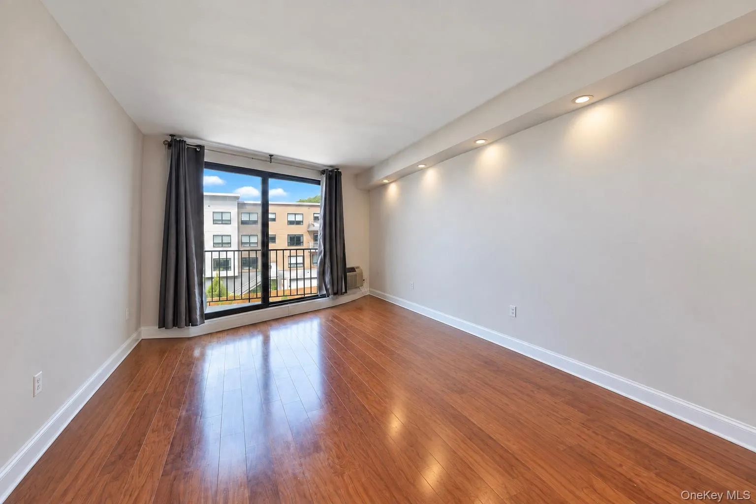 *Virtually Cleared* Living Room *Virtually Cleared* Living Room
