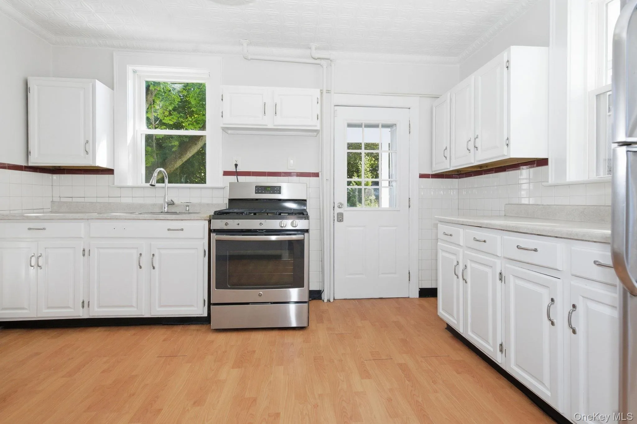 48 Robertson Avenue, White Plains, NY, 3 Bedroom Bedrooms, 7 Room Rooms,1 BathroomBathrooms,Residential Lease,For Rent,Robertson,0,1054032 48 Robertson Avenue, White Plains, NY, 3 Bedroom Bedrooms, 7 Room Rooms,1 BathroomBathrooms,Residential Lease,For Rent,Robertson,0,1054032